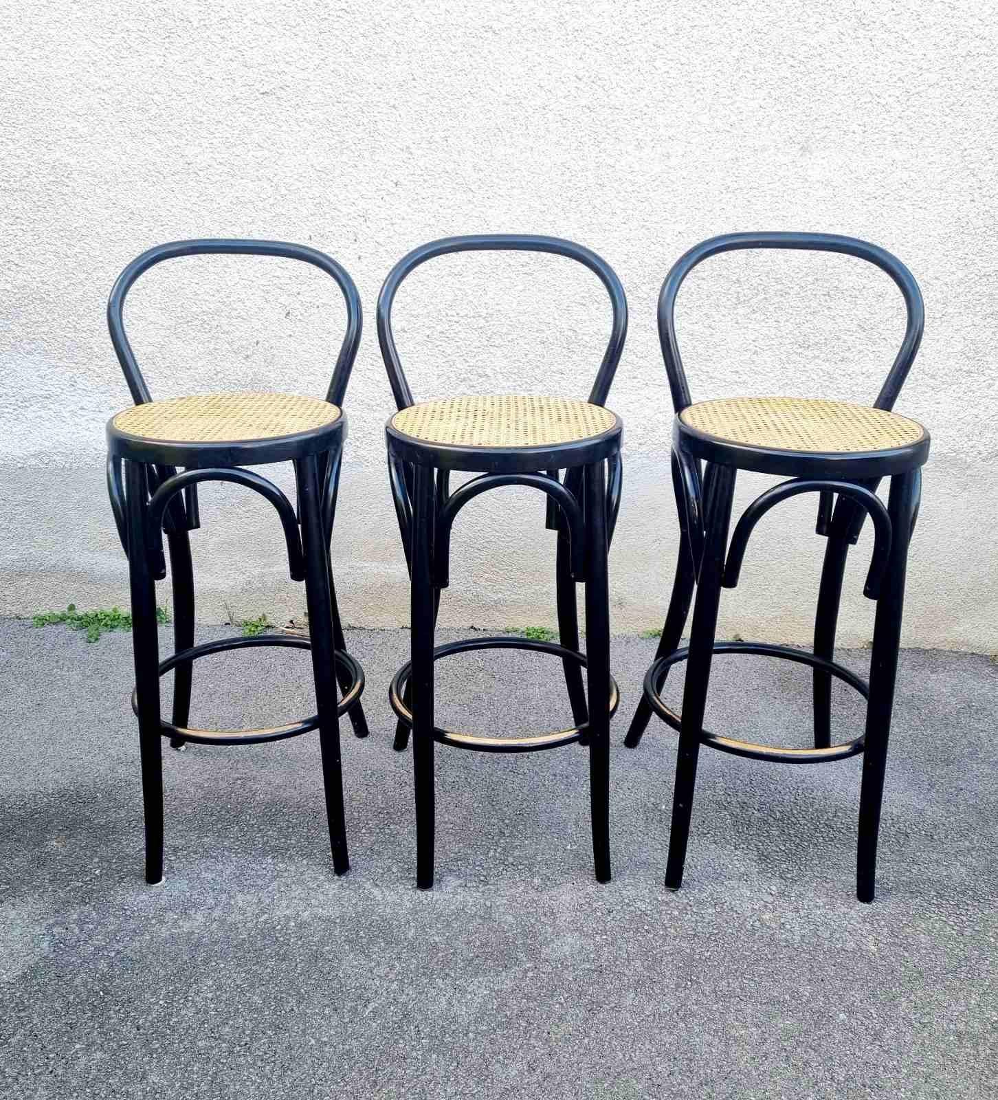 Moderne Barhocker aus Bugholz aus der Mitte des Jahrhunderts im Thonet-Stil, Italien 80er Jahre, 3er-Set, Set im Angebot 4