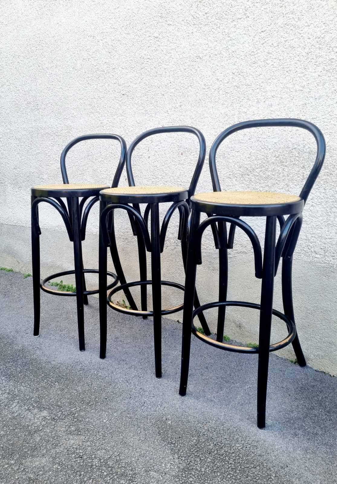 Moderne Barhocker aus Bugholz aus der Mitte des Jahrhunderts im Thonet-Stil, Italien 80er Jahre, 3er-Set, Set (Art nouveau) im Angebot
