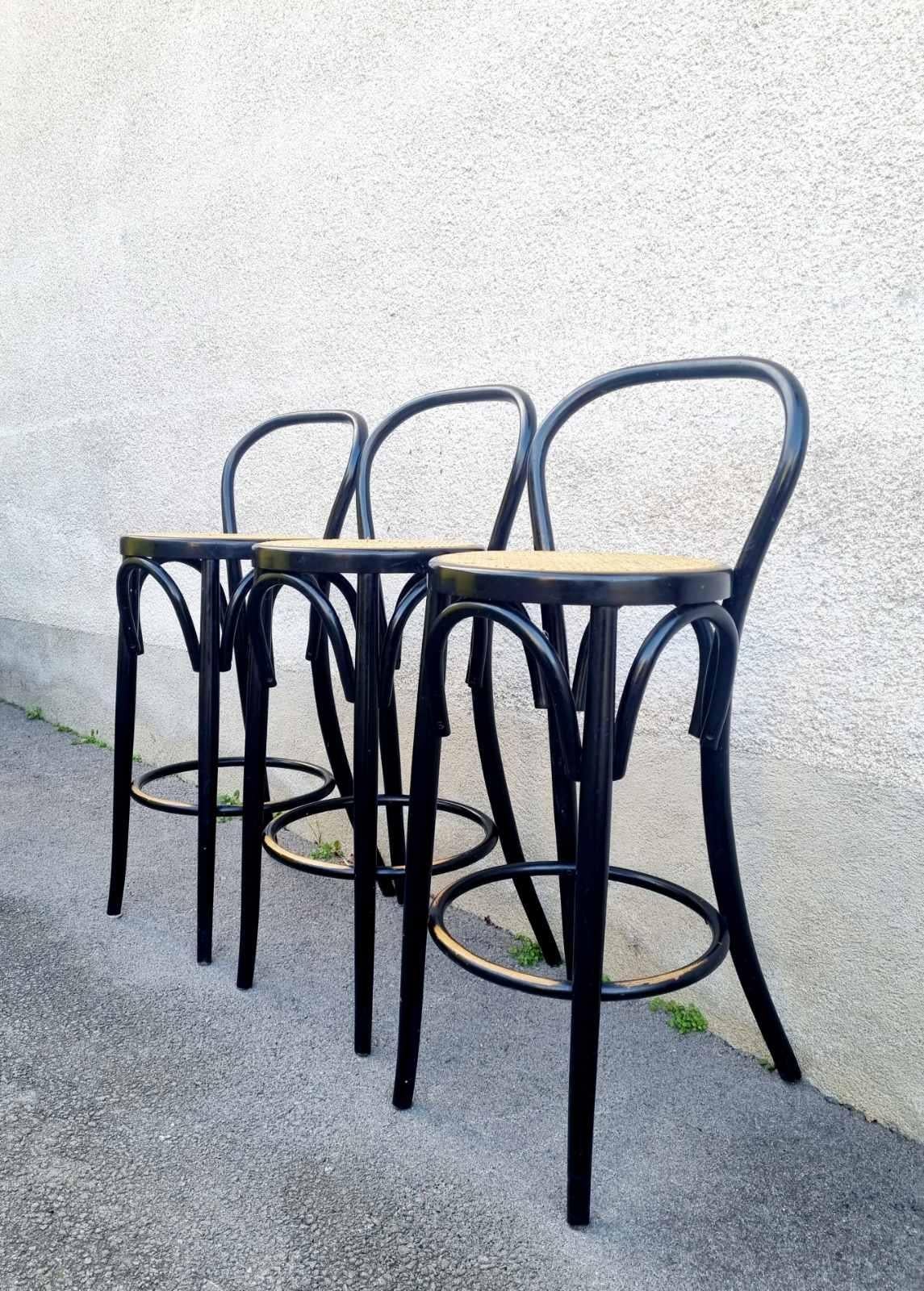 Moderne Barhocker aus Bugholz aus der Mitte des Jahrhunderts im Thonet-Stil, Italien 80er Jahre, 3er-Set, Set im Zustand „Gut“ im Angebot in Lucija, SI