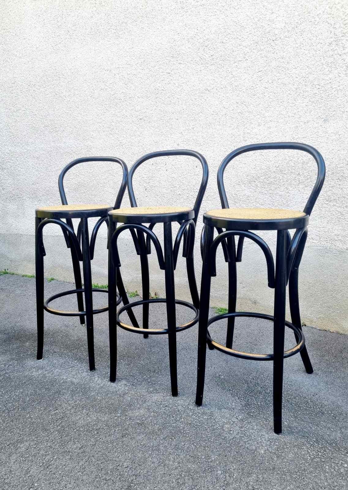 Moderne Barhocker aus Bugholz aus der Mitte des Jahrhunderts im Thonet-Stil, Italien 80er Jahre, 3er-Set, Set (Gehstock) im Angebot