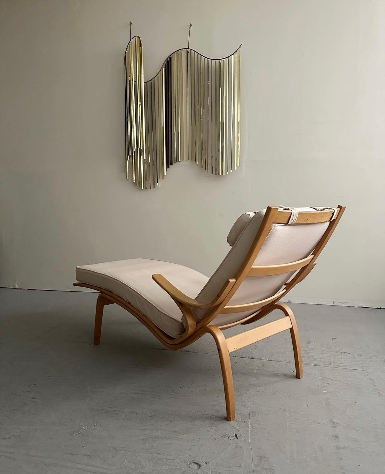 Mid-20th Century Mid-Century Modern Bentwood Chaise Lounge Designed by Alvar Aalto for Artek
