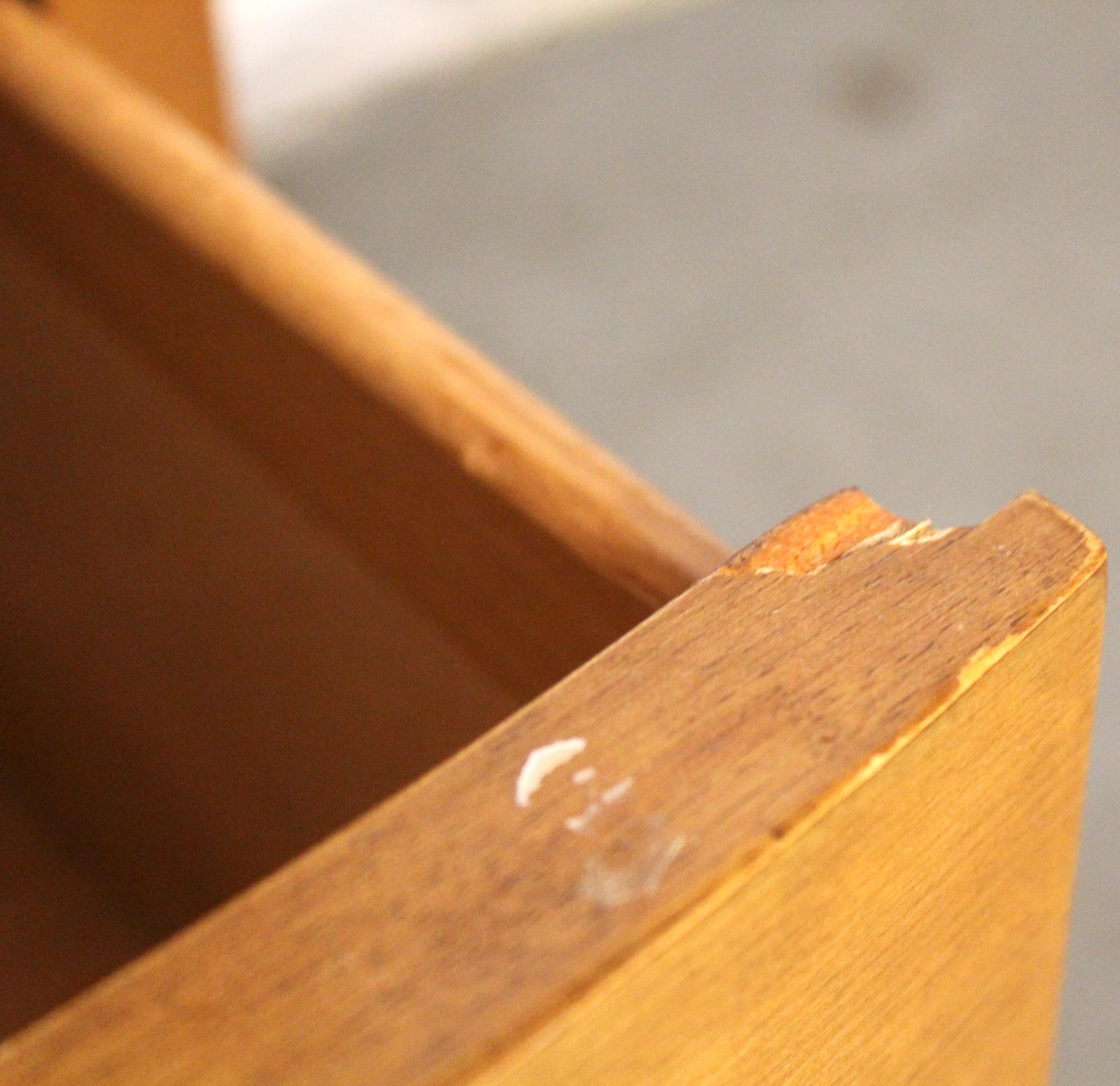 Cómoda de madera curvada moderna de mediados de siglo de Johnson Carper en venta 11