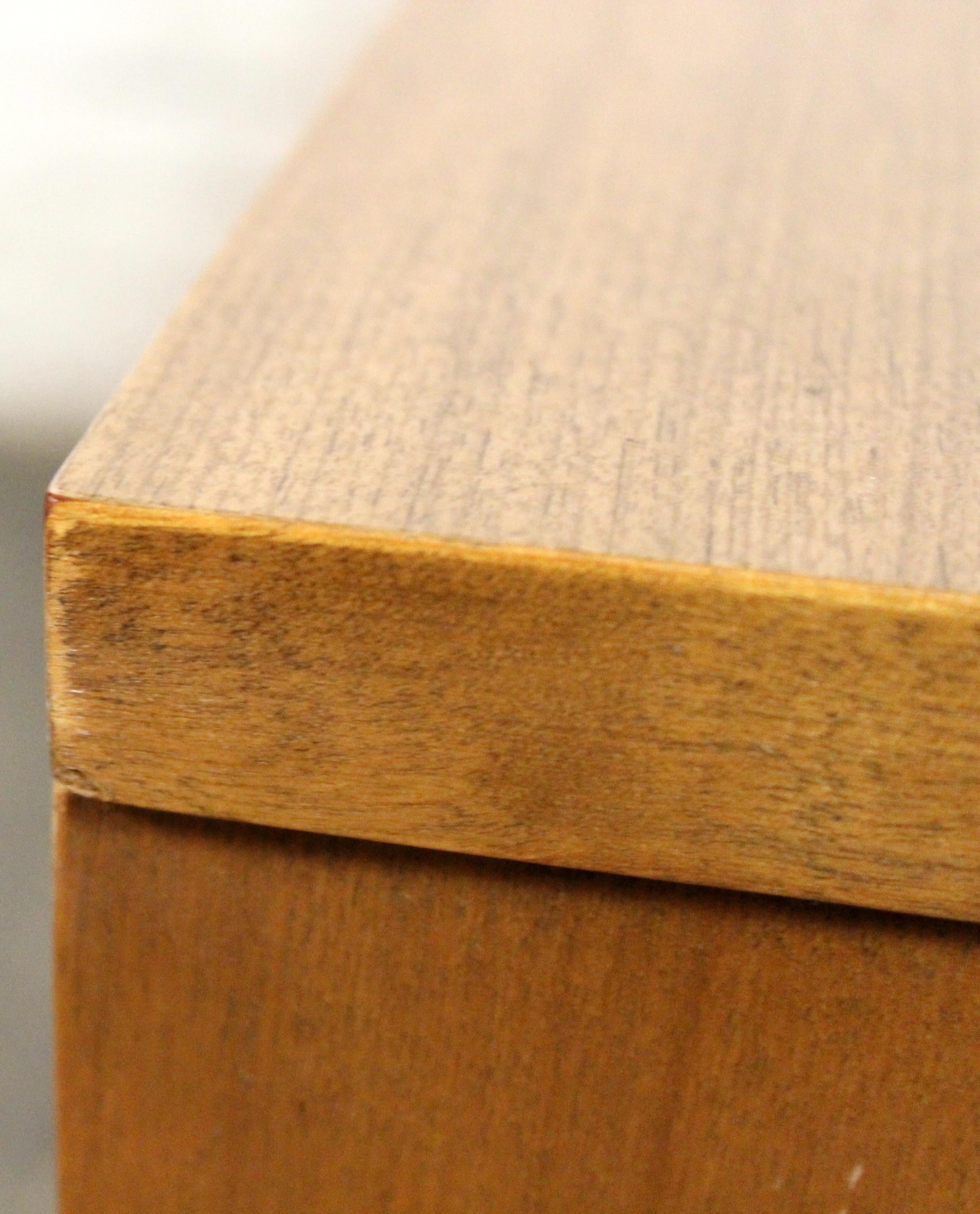 Cómoda de madera curvada moderna de mediados de siglo de Johnson Carper en venta 13