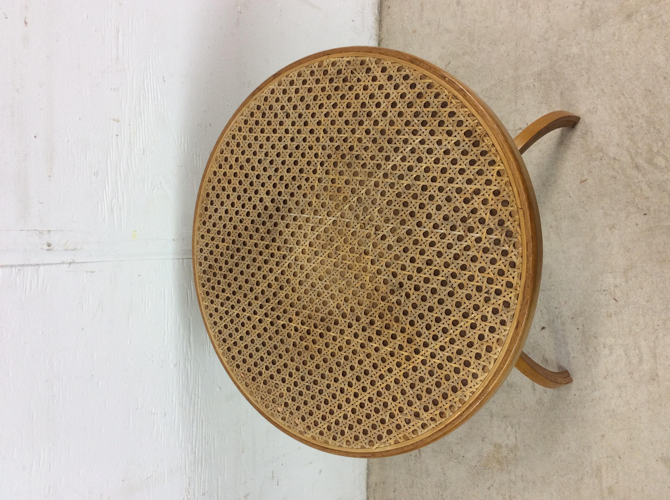 Américain Table d'appoint en bois bentwood avec plateau cannelé en vente