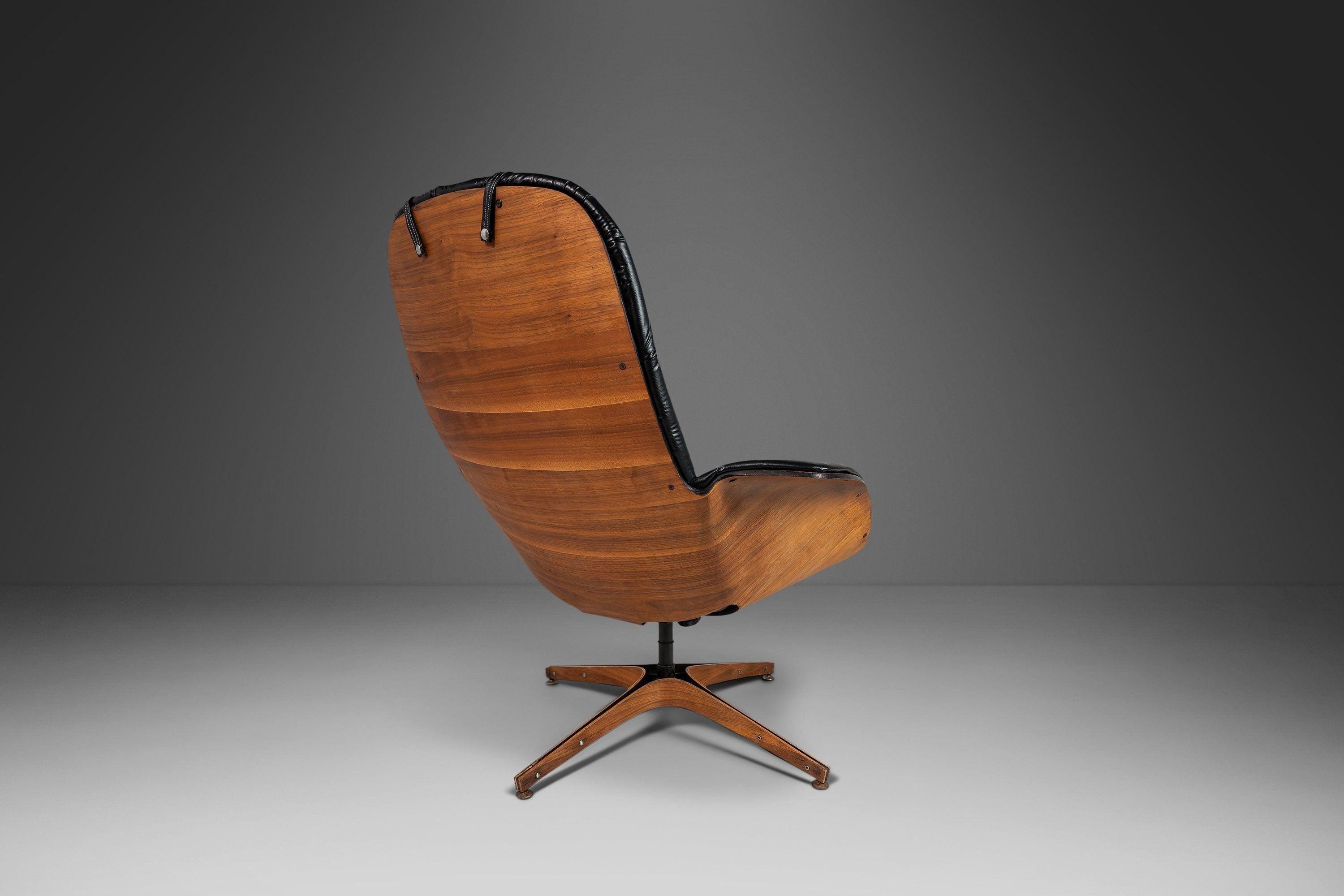 Bentwood Lounge Chair and Ottoman by George Mulhauser for Plycraft, USA, 1960s In Good Condition In Deland, FL