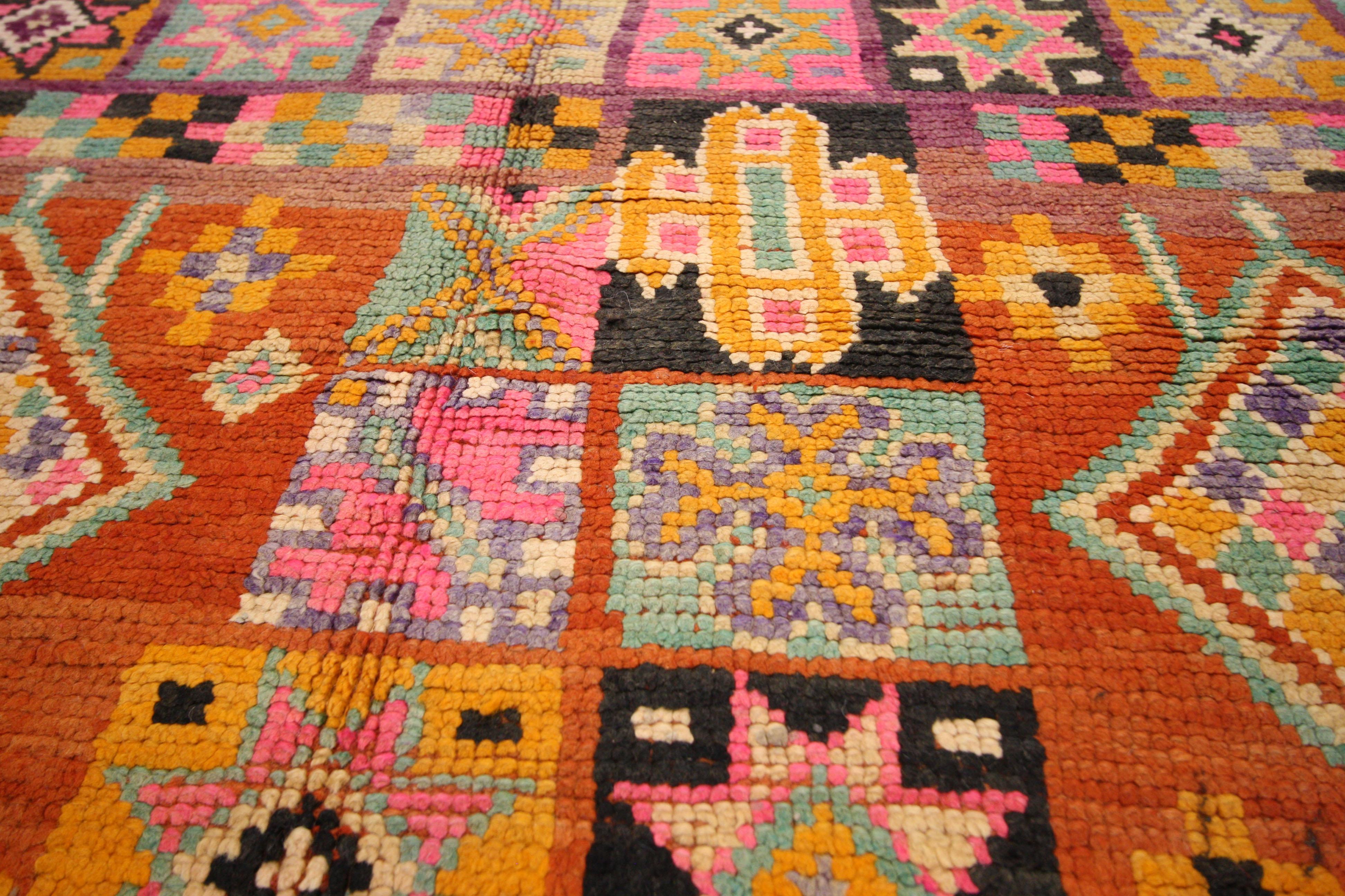 Vintage Berber Moroccan Boujad Rug with Bohemian Postmodern Style In Good Condition In Dallas, TX