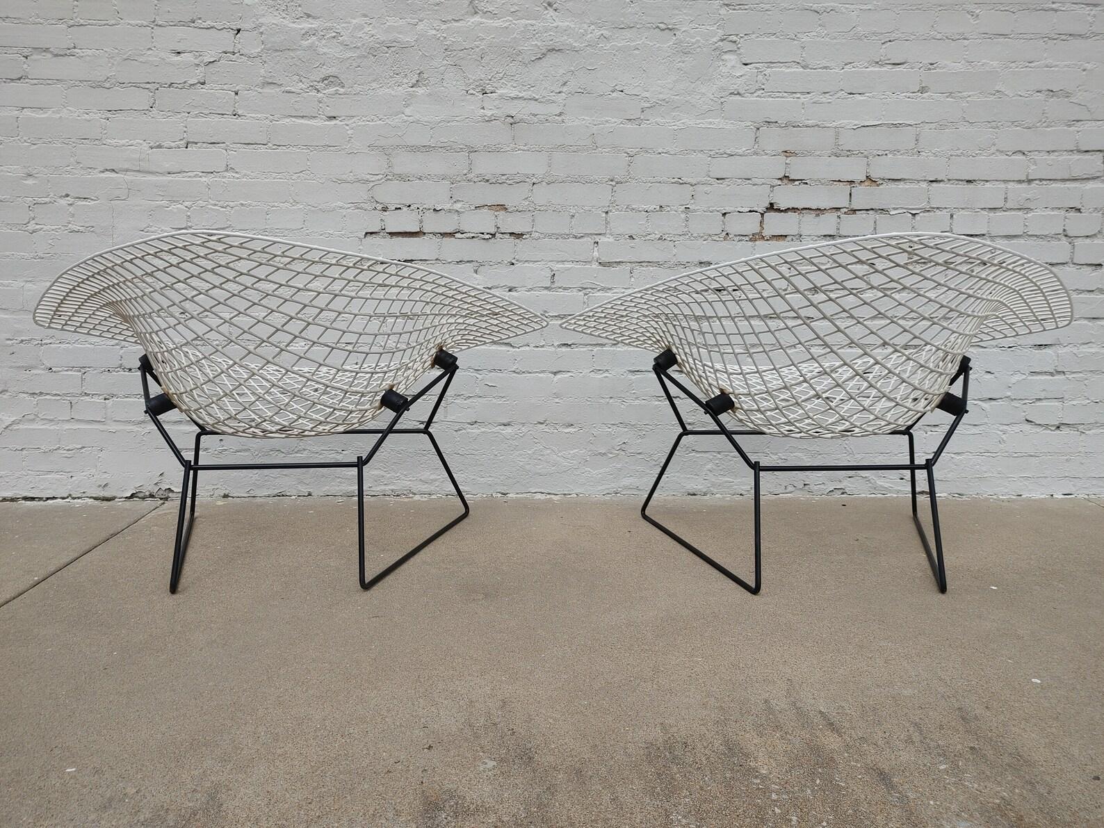 American Mid Century Modern Bertoia Large White Wire Diamond Chairs For Sale