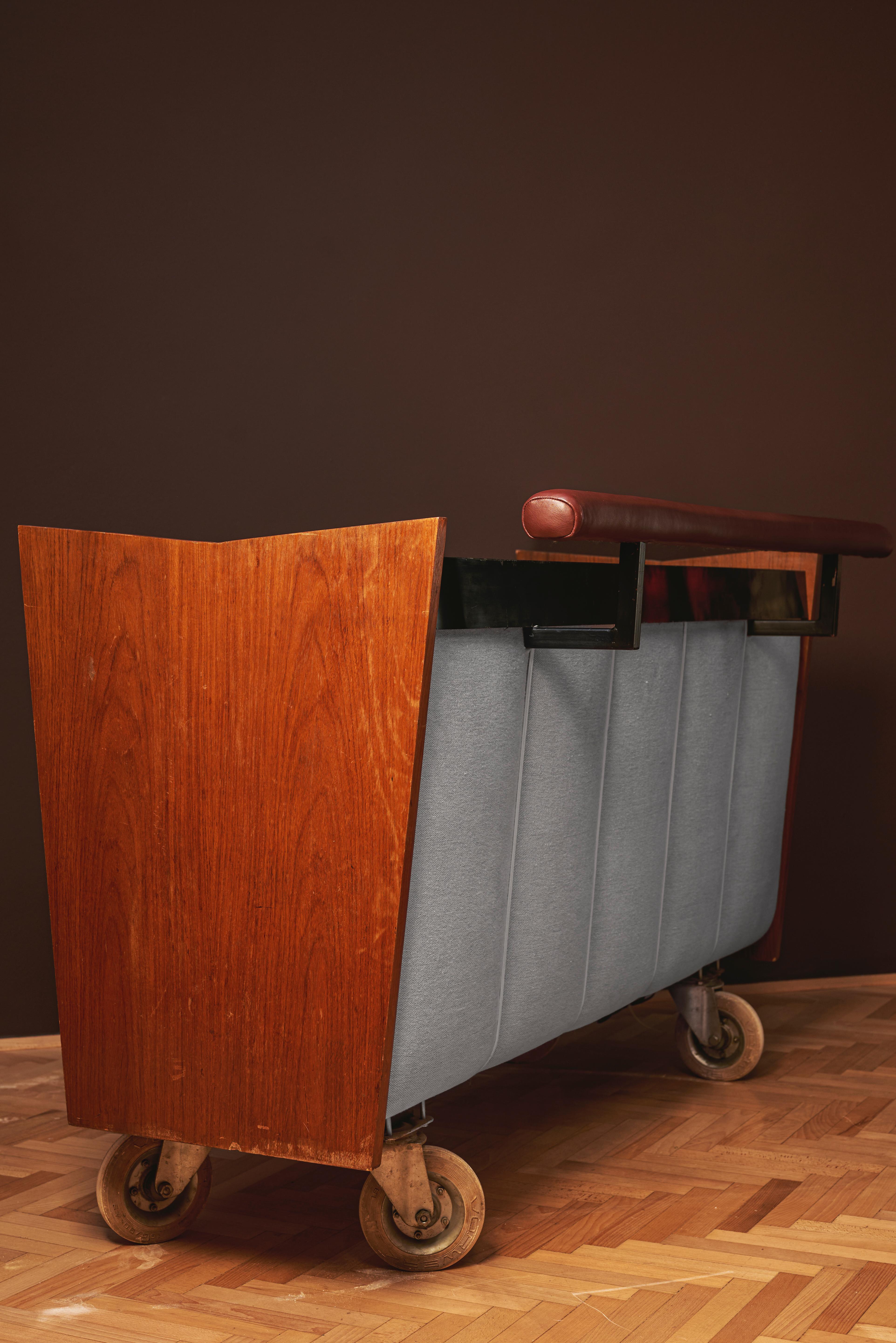 Mueble Bar Seco a Medida Moderno de Mediados de Siglo, Austria, hacia 1950 en venta 8