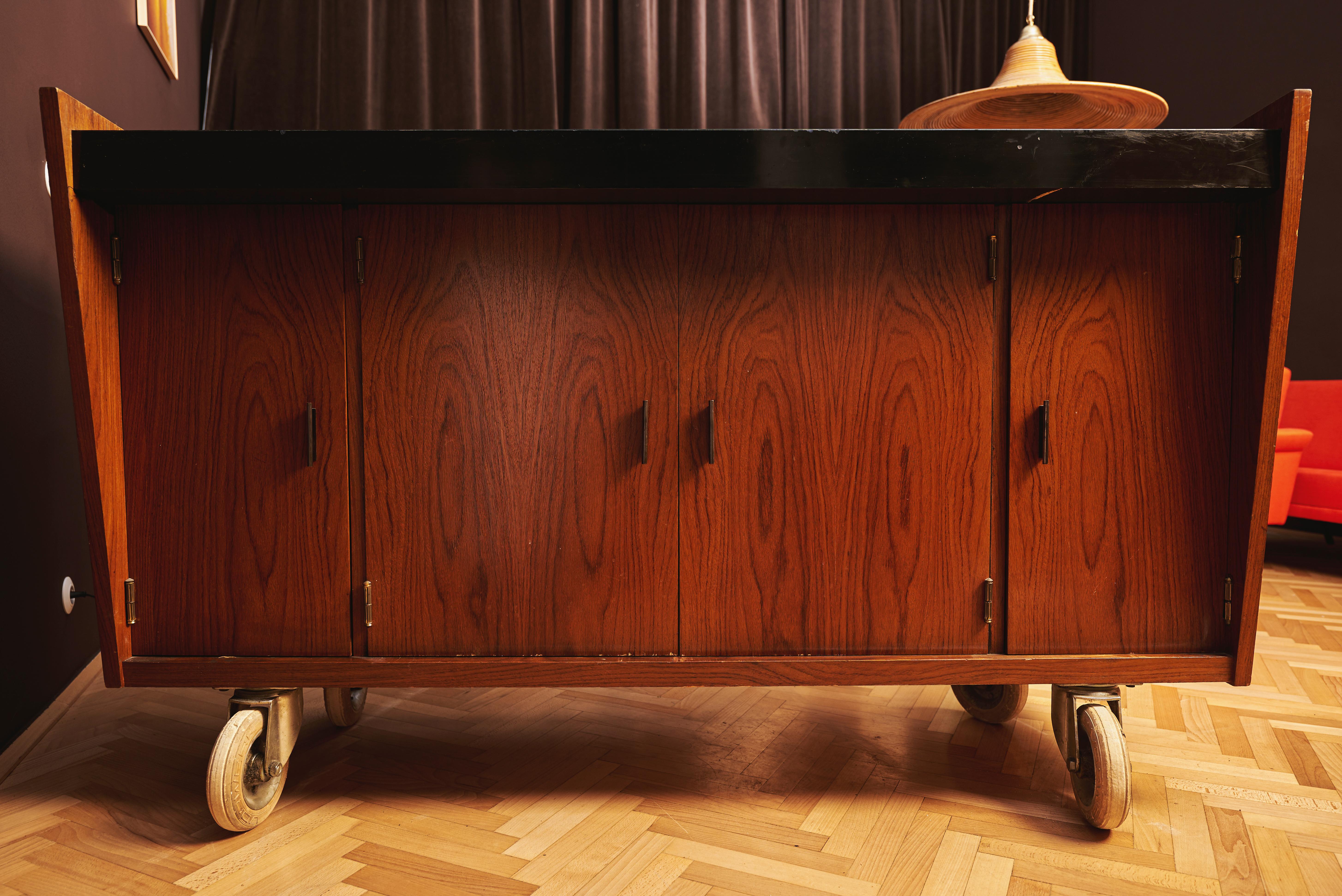 Mueble Bar Seco a Medida Moderno de Mediados de Siglo, Austria, hacia 1950 Austr�íaco en venta