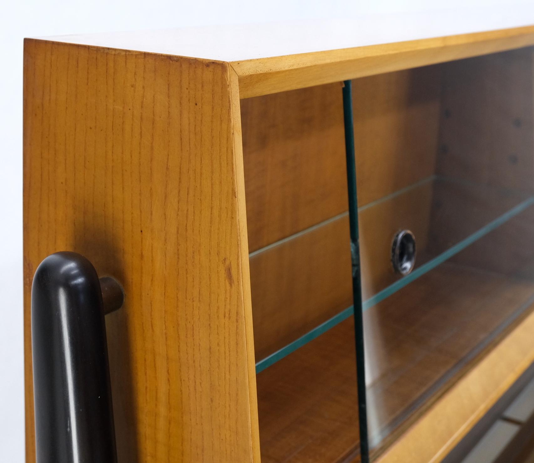 Mid-Century Modern Bi Level Long Credenza Server Dresser Cabinet Ebonized Legs im Angebot 11