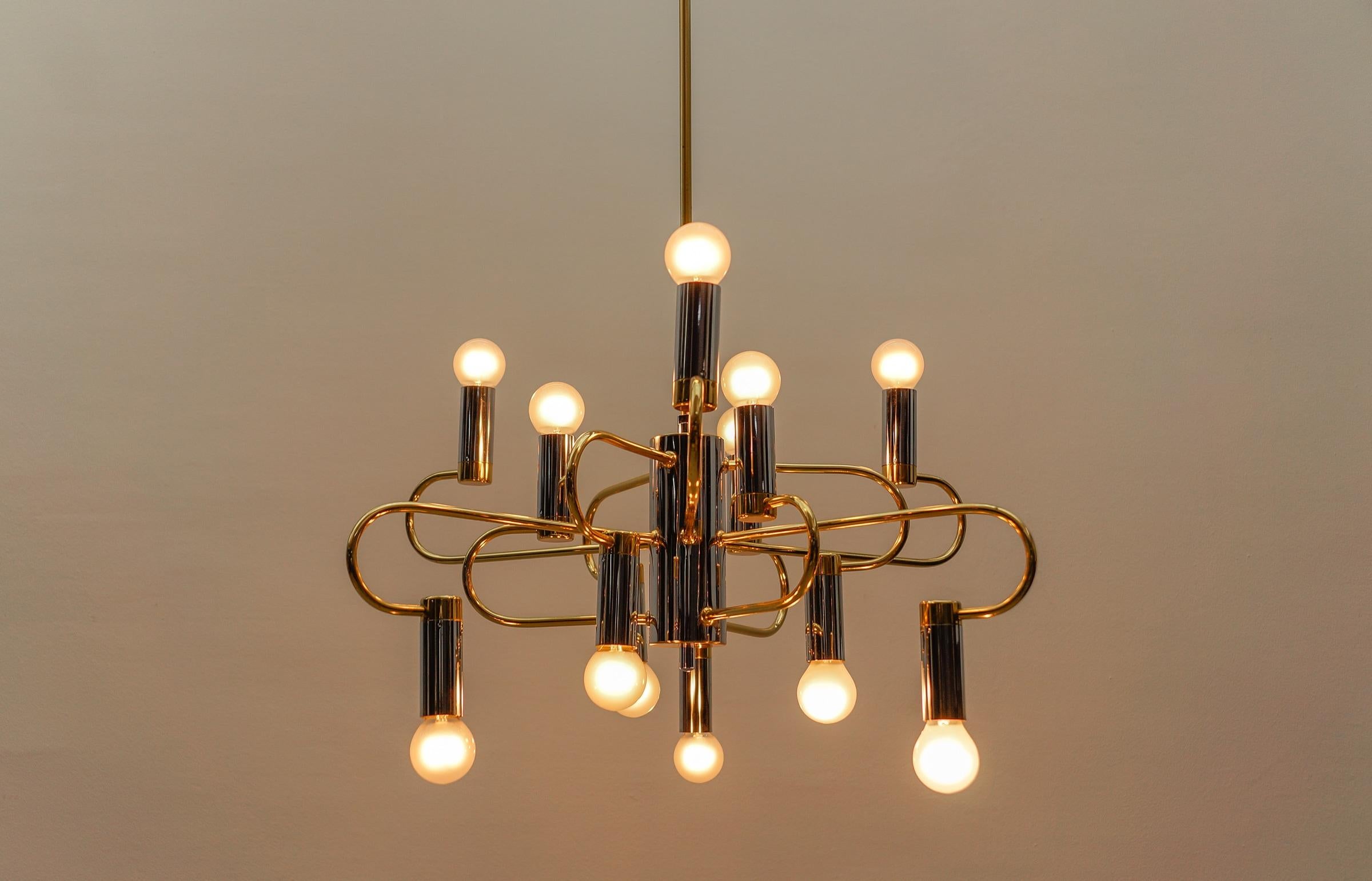 Mid-Century Modern Bicolor Orbit Ceiling Lamp, Italy 1960s For Sale 3