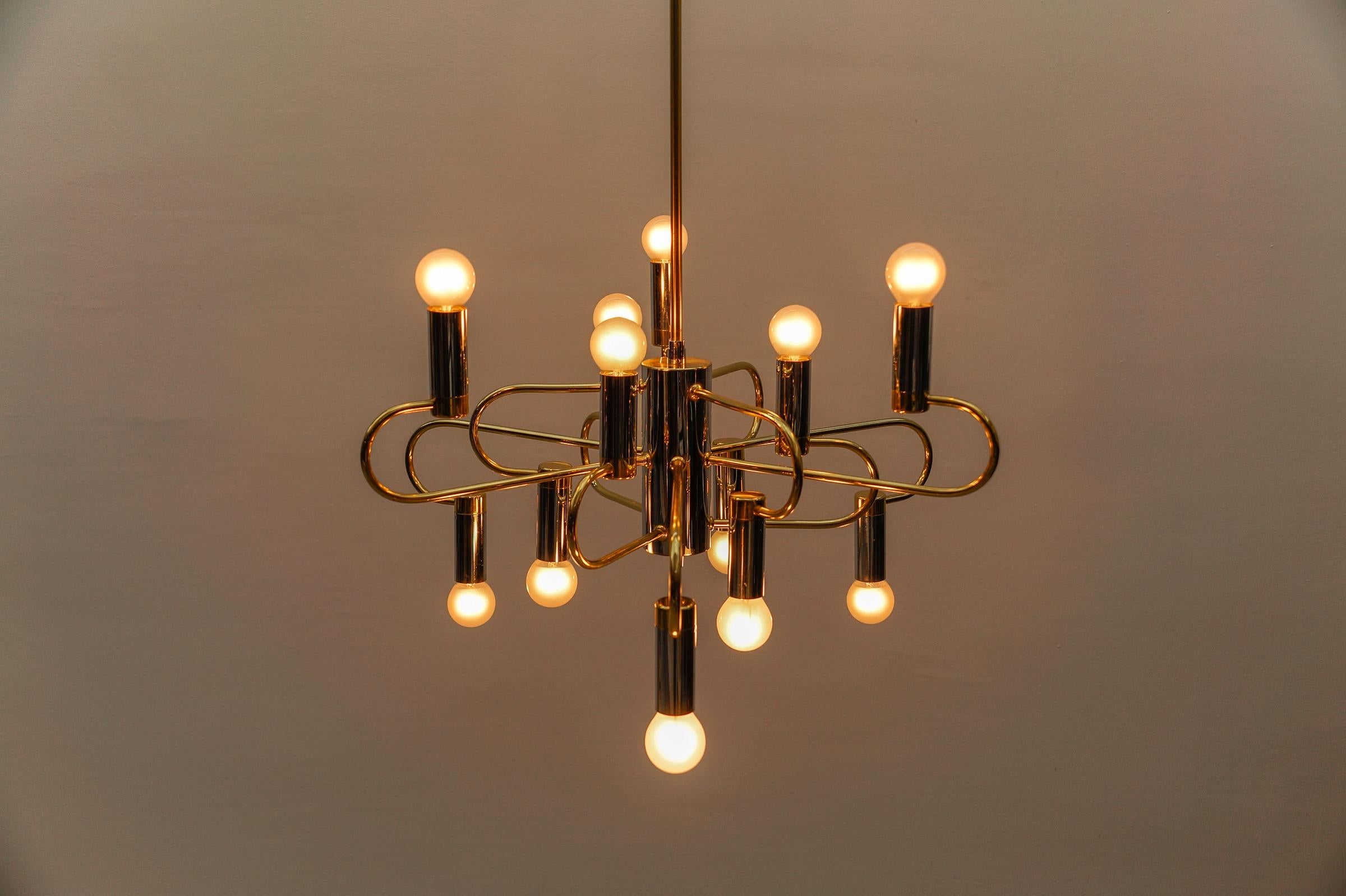 Mid-Century Modern Bicolor Orbit Ceiling Lamp, Italy 1960s For Sale 4