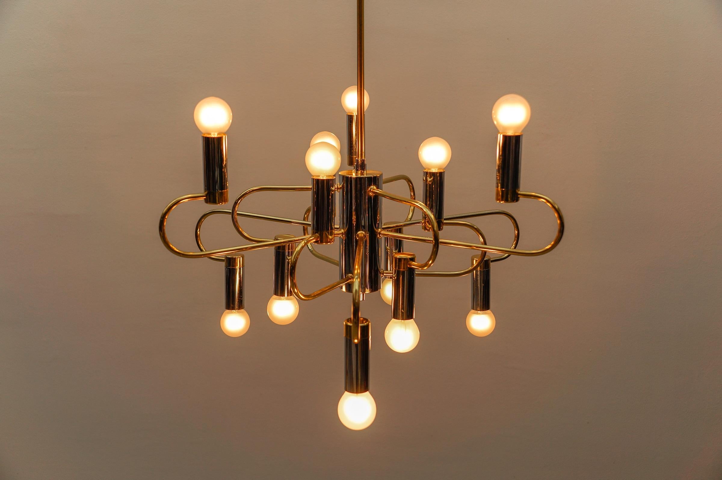 Mid-Century Modern Bicolor Orbit Ceiling Lamp, Italy 1960s For Sale 5