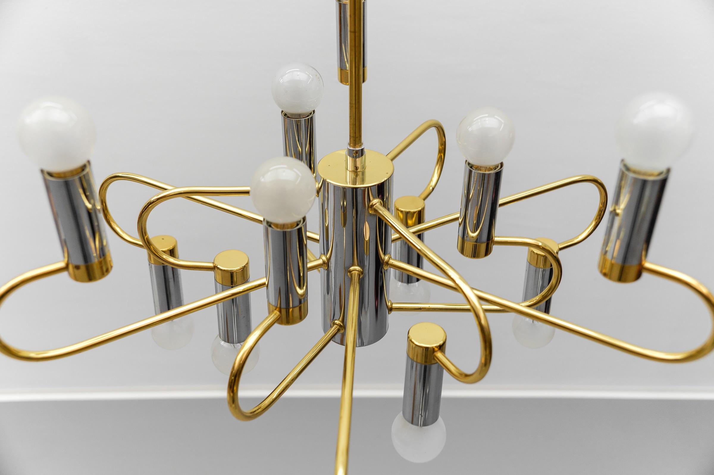 Metal Mid-Century Modern Bicolor Orbit Ceiling Lamp, Italy 1960s For Sale