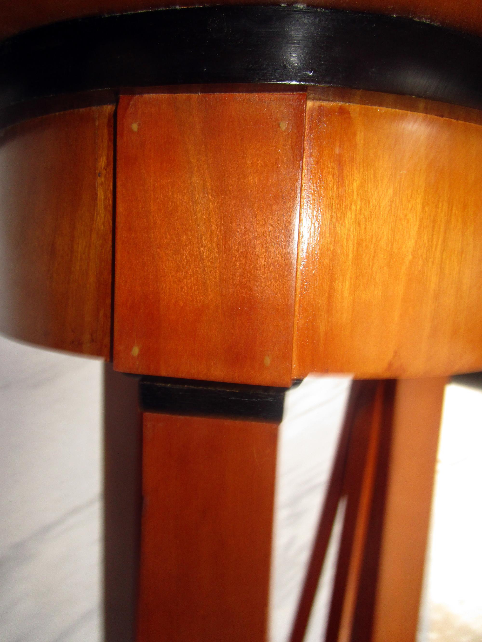 19th Century Mid-century Modern Biedermeier Style Pedestal Stands Pair For Sale