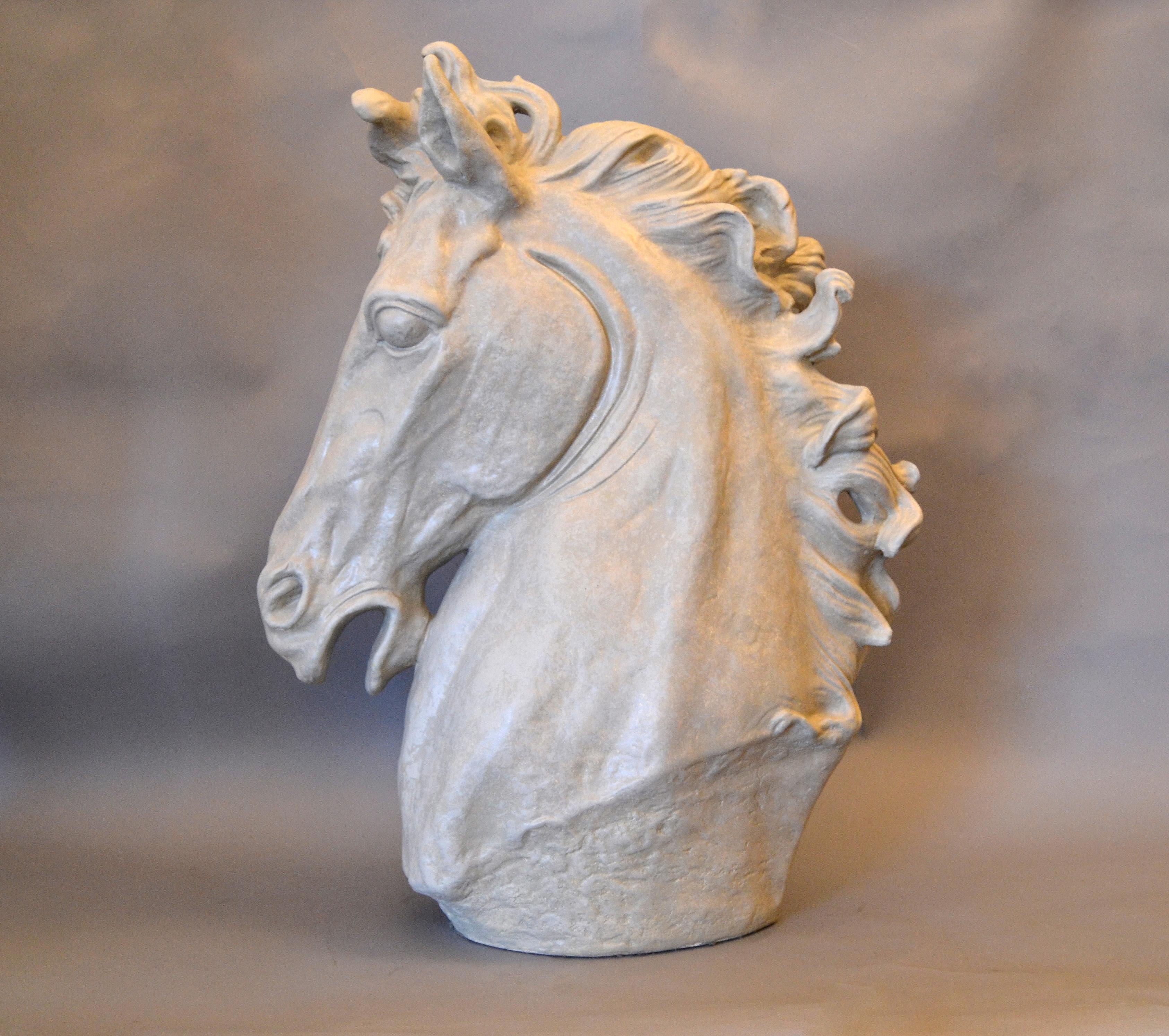 Mid-century modern big plaster horse head sculpture in gray.
Note the well-formed details.
The sculpture is simply lovely.