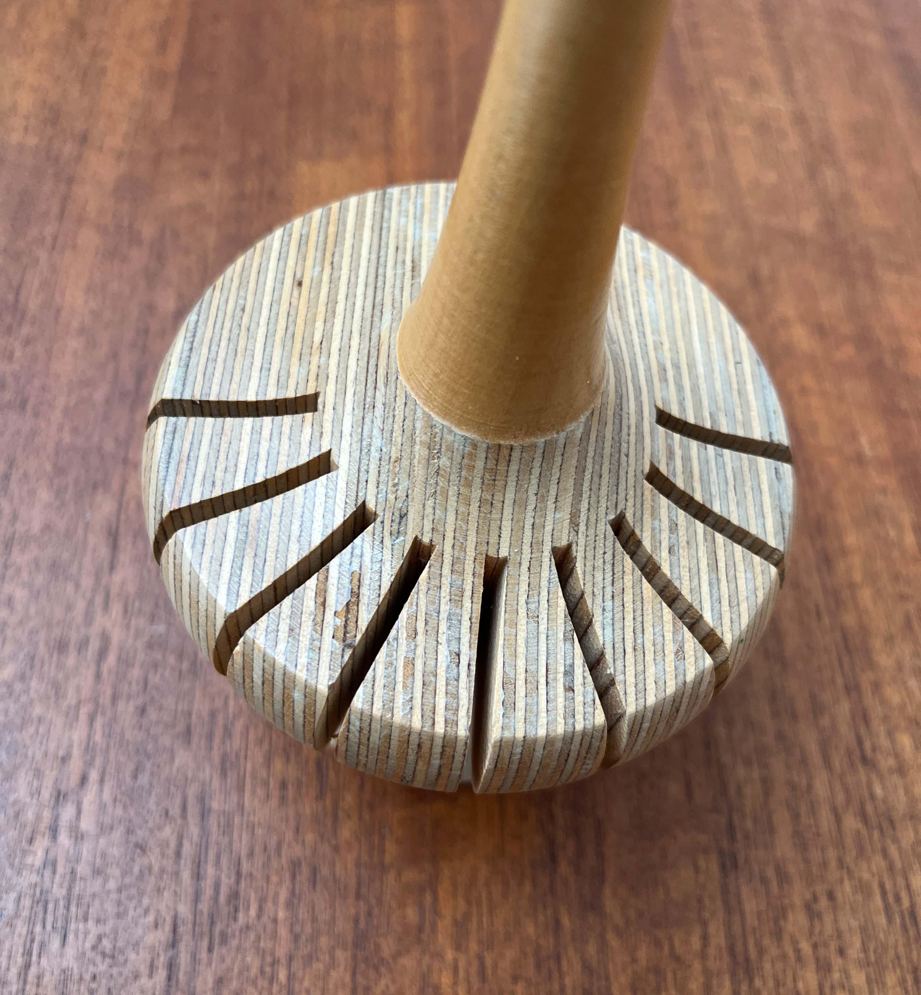 Servilletero de madera con diseño de pájaro moderno de mediados de siglo de Paavo Asikainen, Finlandia en Bueno estado para la venta en Hamburg, DE