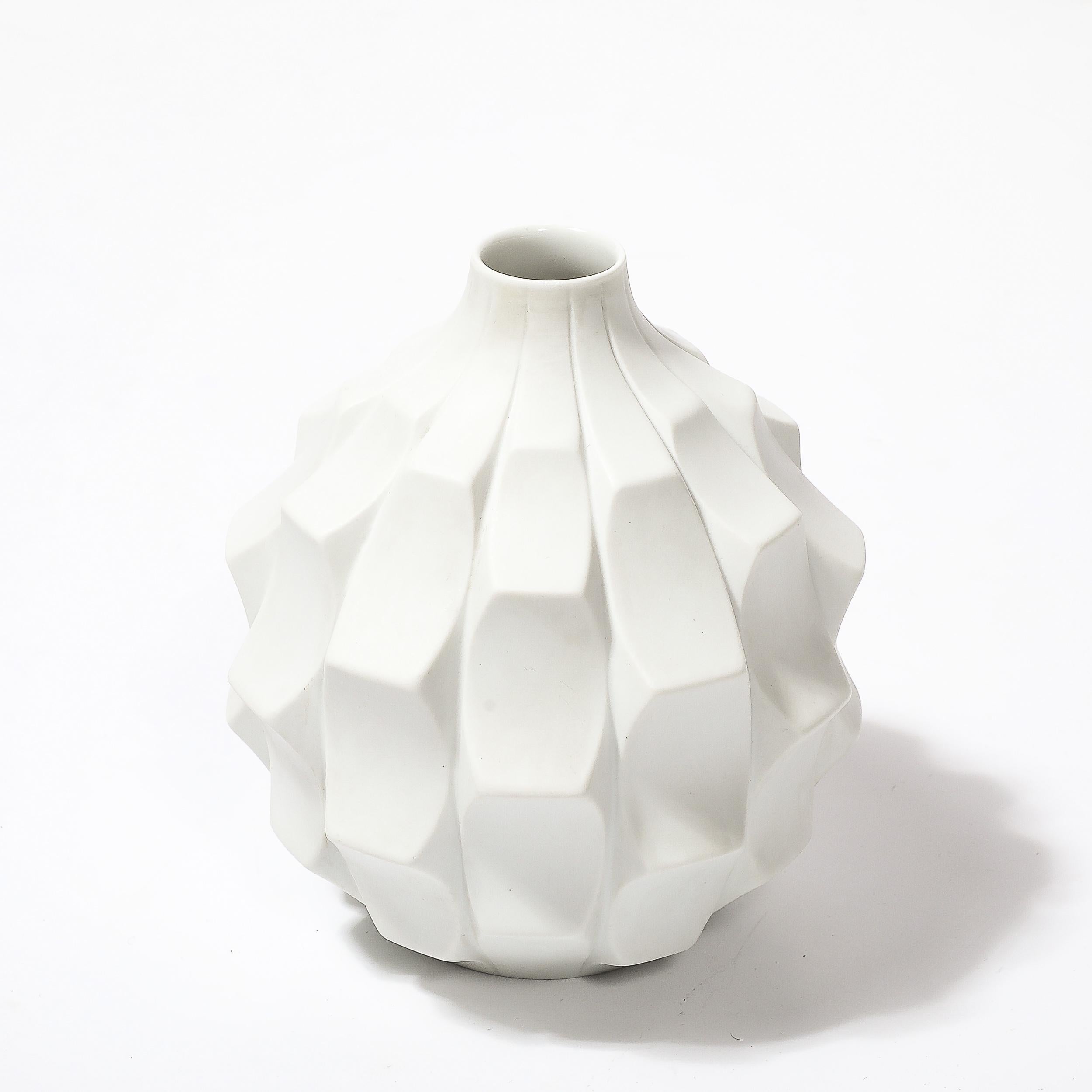 Vaso a carciofo in bisquit di Heinrich Fuchs per Hutschenreuther, metà del secolo scorso in vendita 7