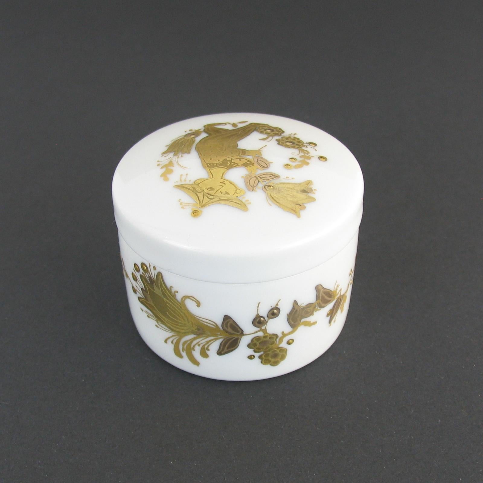 Porcelain Mid-Century Modern Bjorn Wiinblad Rosenthal Lidded Box, Quatre Couleurs For Sale