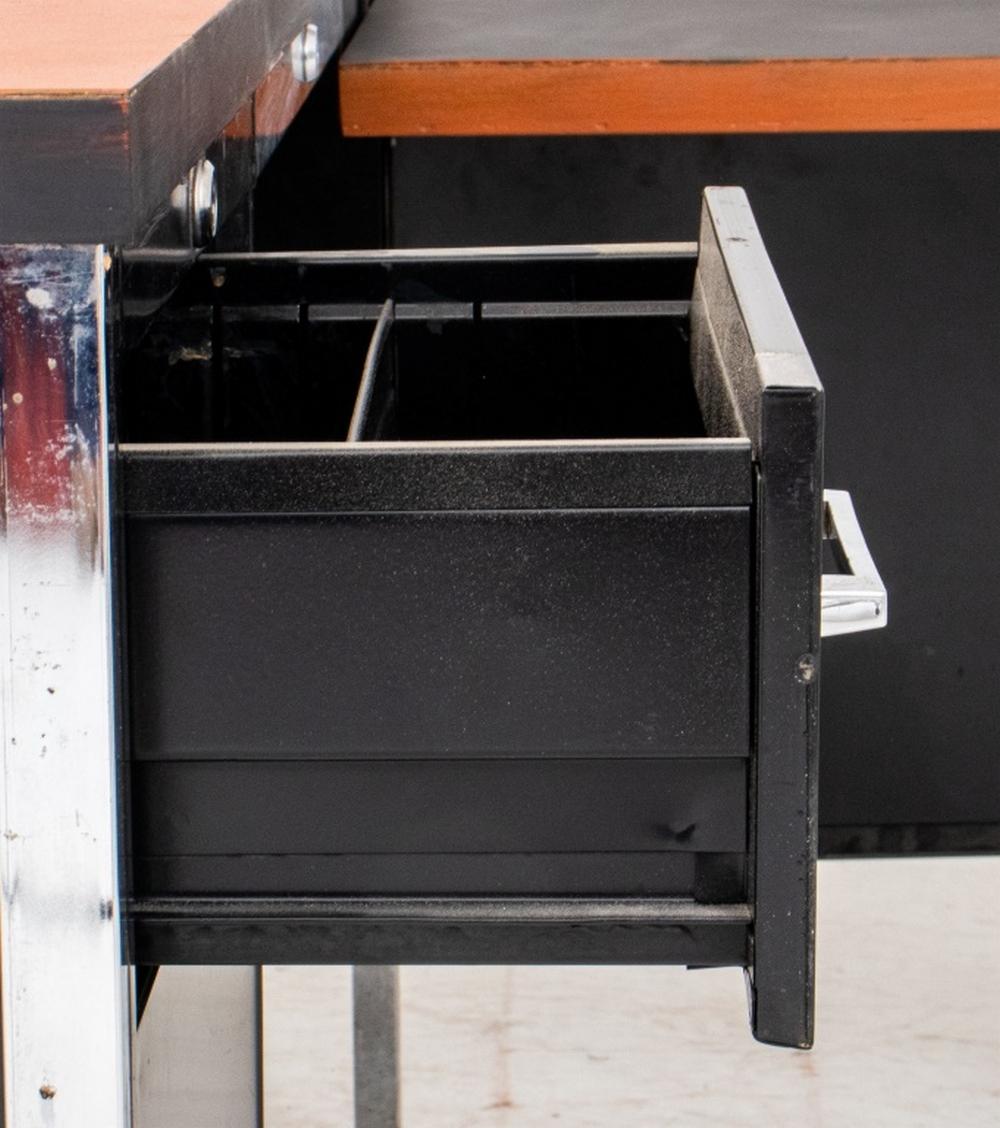 Mid-Century Modern Black Aluminum & Chrome Desk For Sale 2