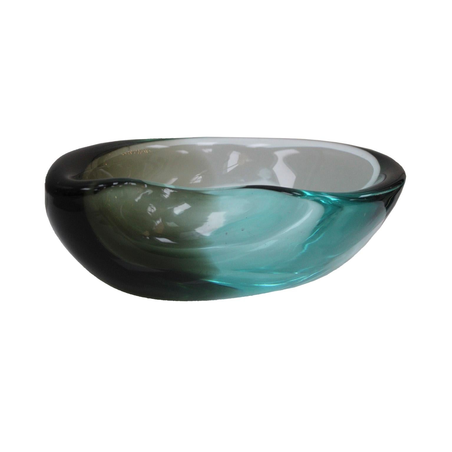 Italian bowl designed in the 1970s, handmade in Murano glass. Signature engraved on the bottom. 

Every item LA Studio offers is checked by our team of 10 craftsmen in our in-house workshop. Special restoration or reupholstery requests can be done.
