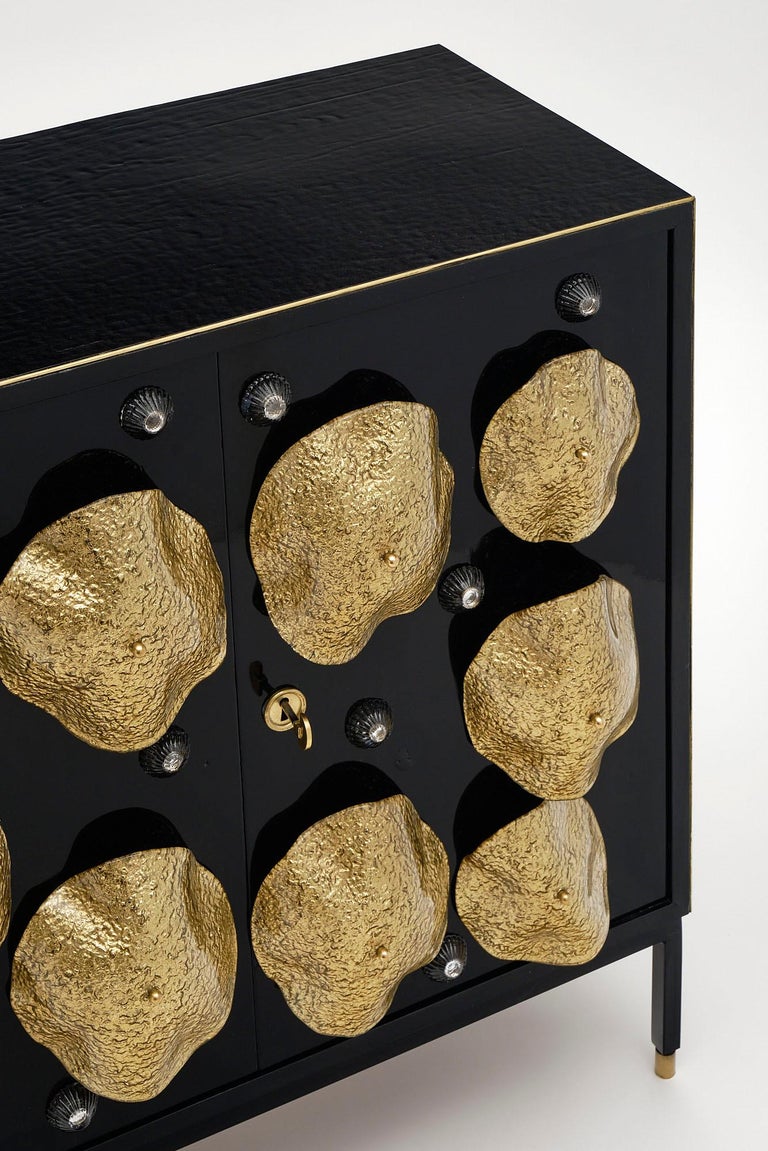 Mid-Century Modern Black and Gold Murano Glass Cabinet In Good Condition For Sale In Austin, TX
