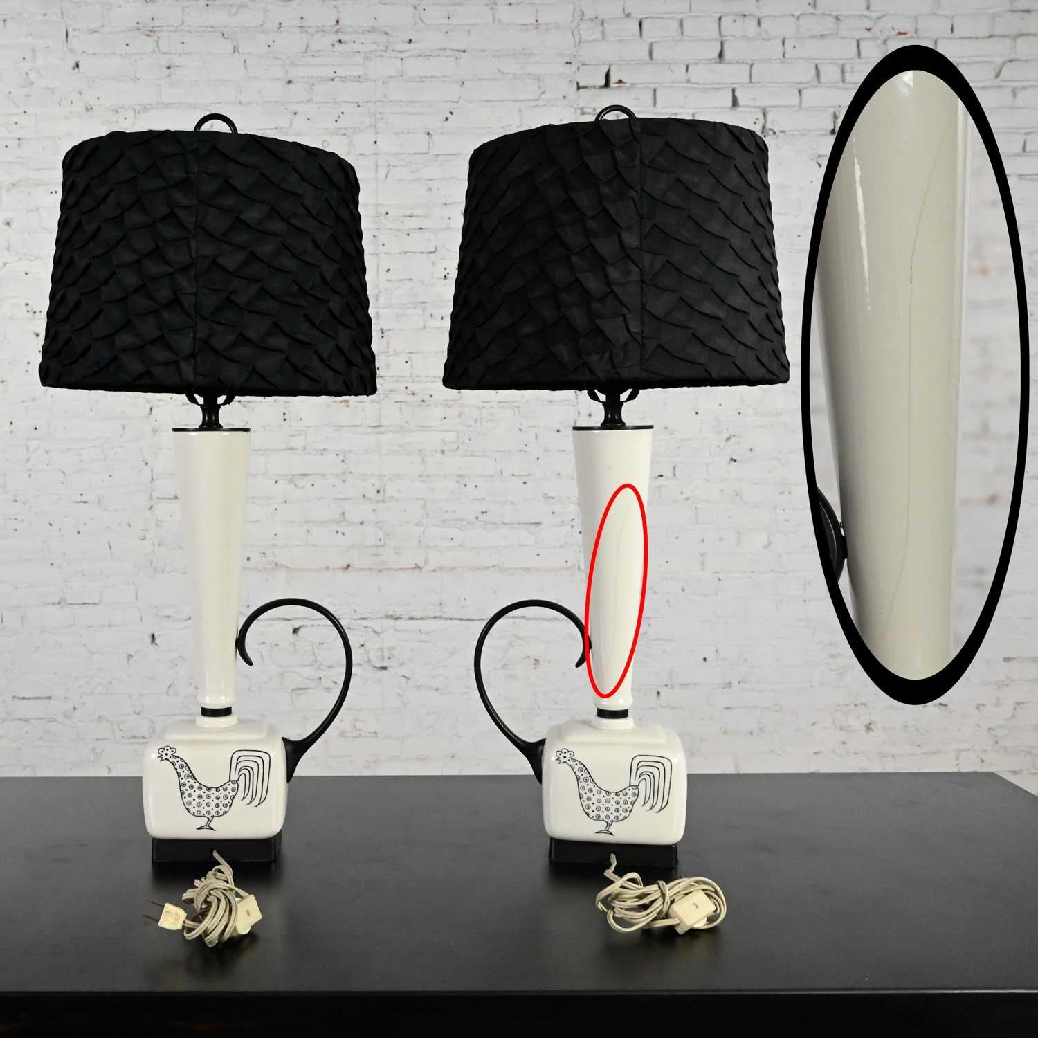 Mid-Century Modern Black and White Ceramic Lamps w/ Rooster Design, a Pair For Sale 9