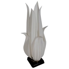 Moderne schwarz-weiße Acryl-Tischlampe in Blumenform von Rougier:: Mitte des Jahrhunderts