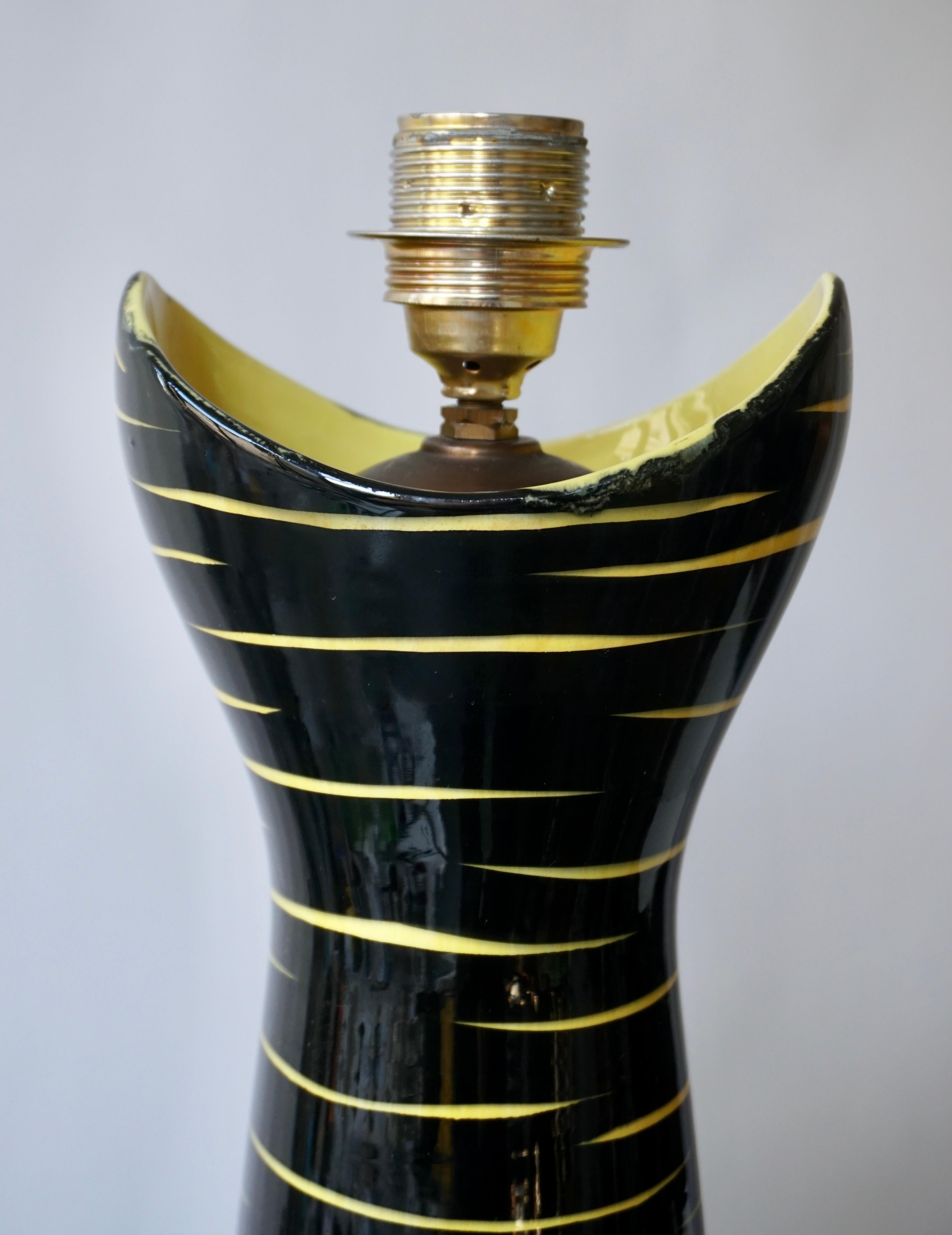Brass Mid-Century Modern Black and Yellow Ceramic Table Lamp, 1950s For Sale