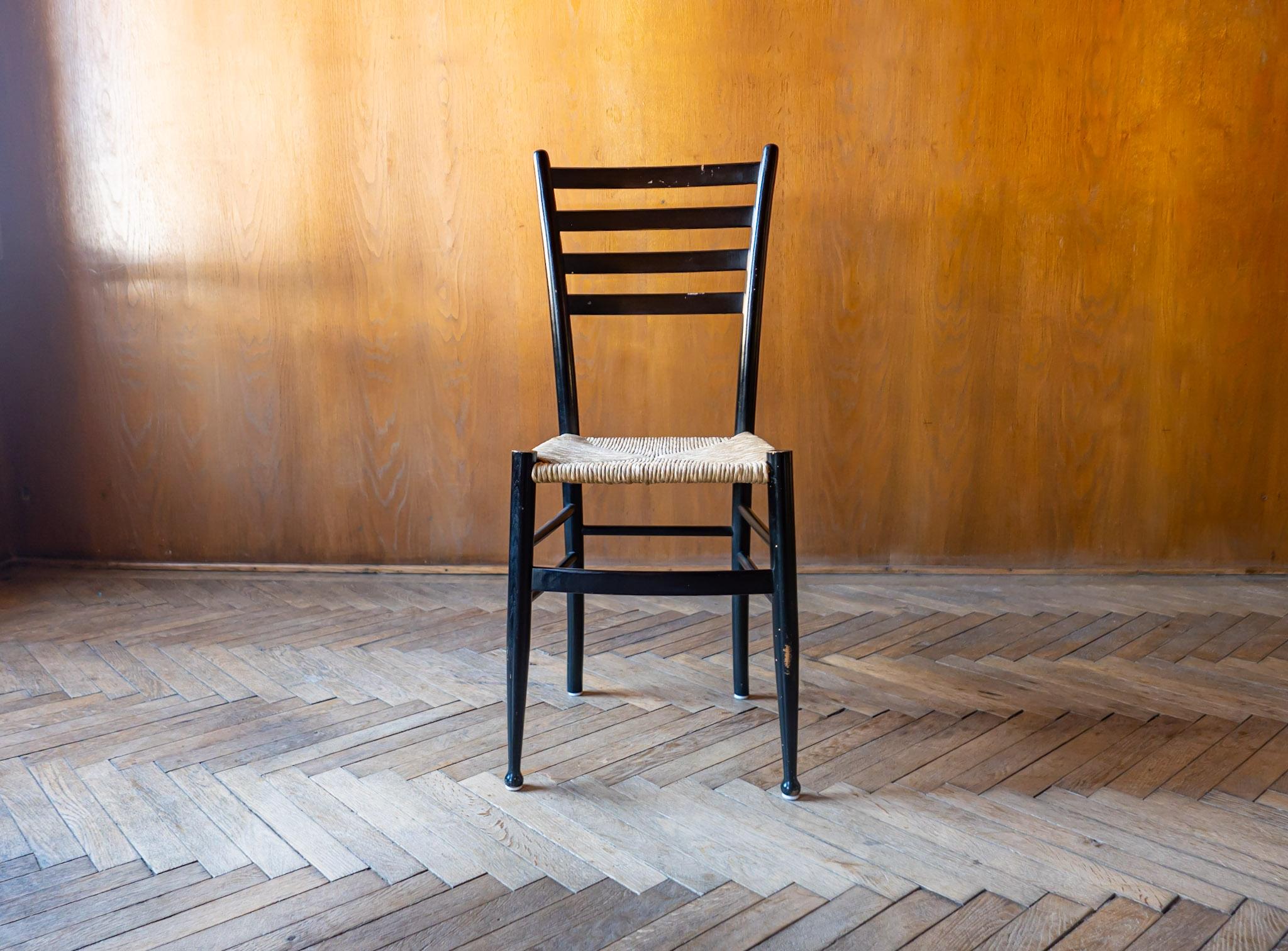 Mid-Century Modern Black Bast Chiavari Dining Chairs, Italy 1960s For Sale 1