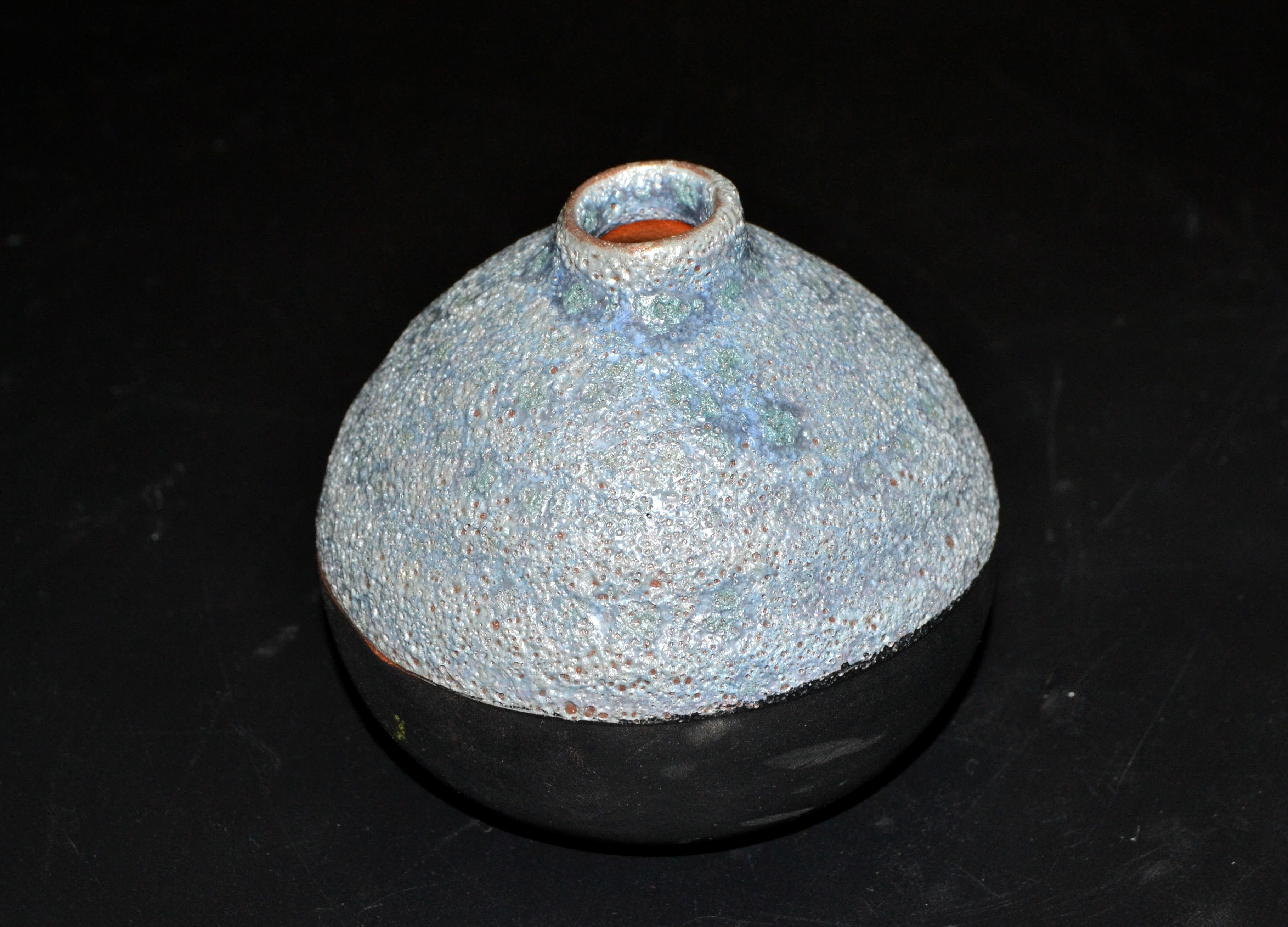 Mid-Century Modern Black & Blue American Raku Vase, Vessel Studio Art Pottery 80 In Good Condition For Sale In Miami, FL