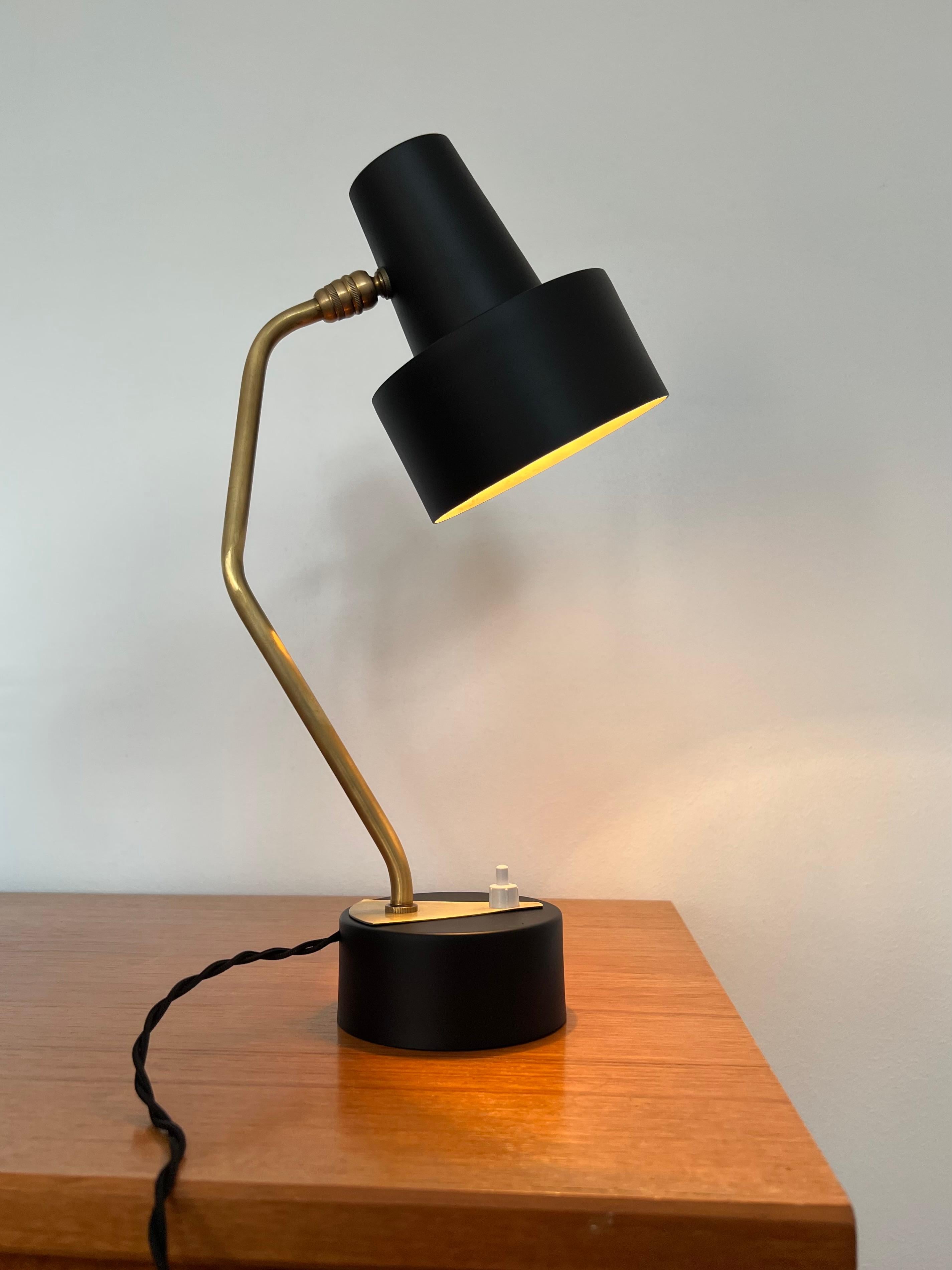 Mid Century Modern Black & Brass Disderot Desk Lamp In Good Condition For Sale In Woodford Green, GB