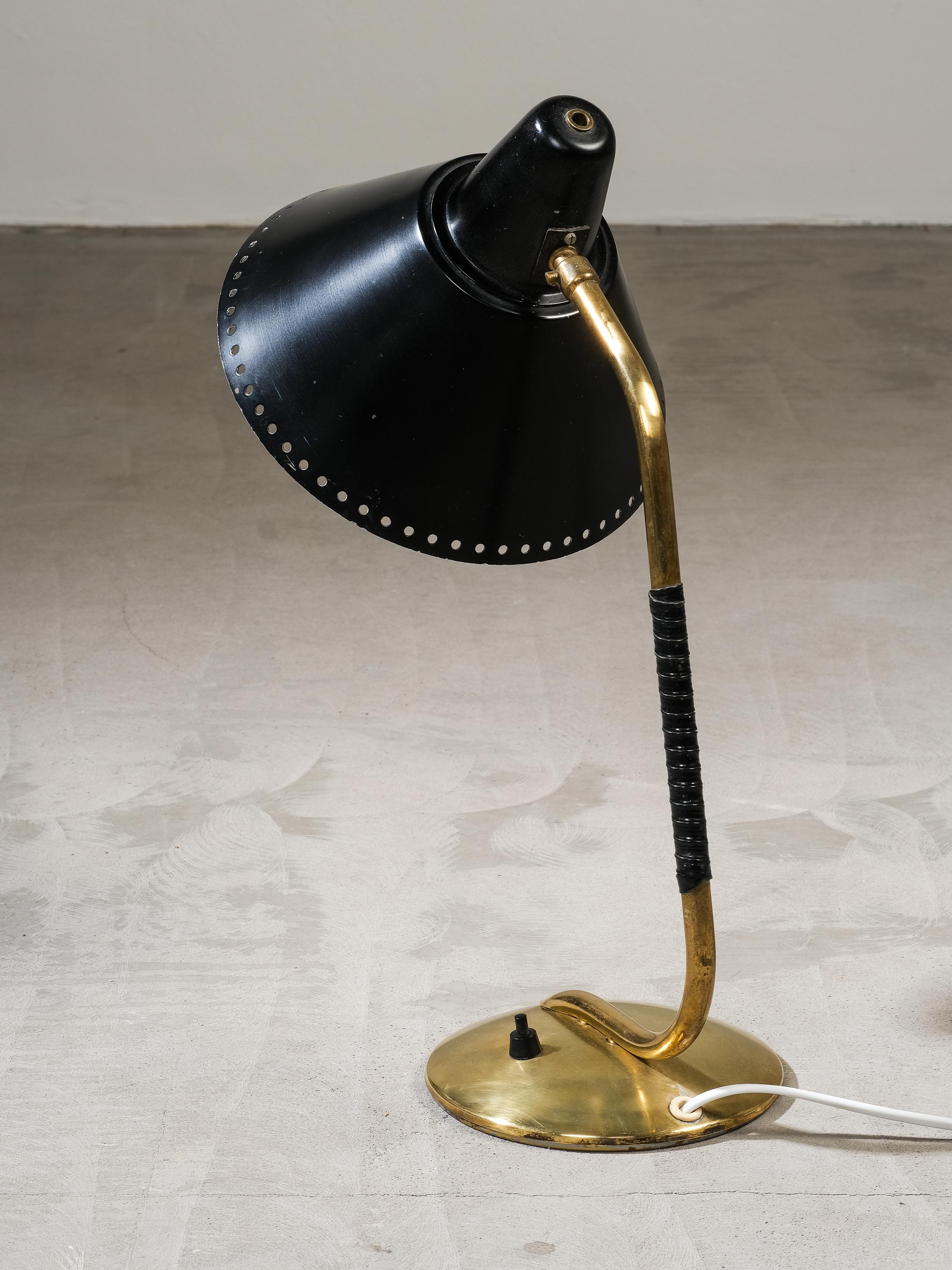 Mid-Century Modern Black & Brass Table/Desk Lamp by Valinte, Finland, 1950s For Sale 3