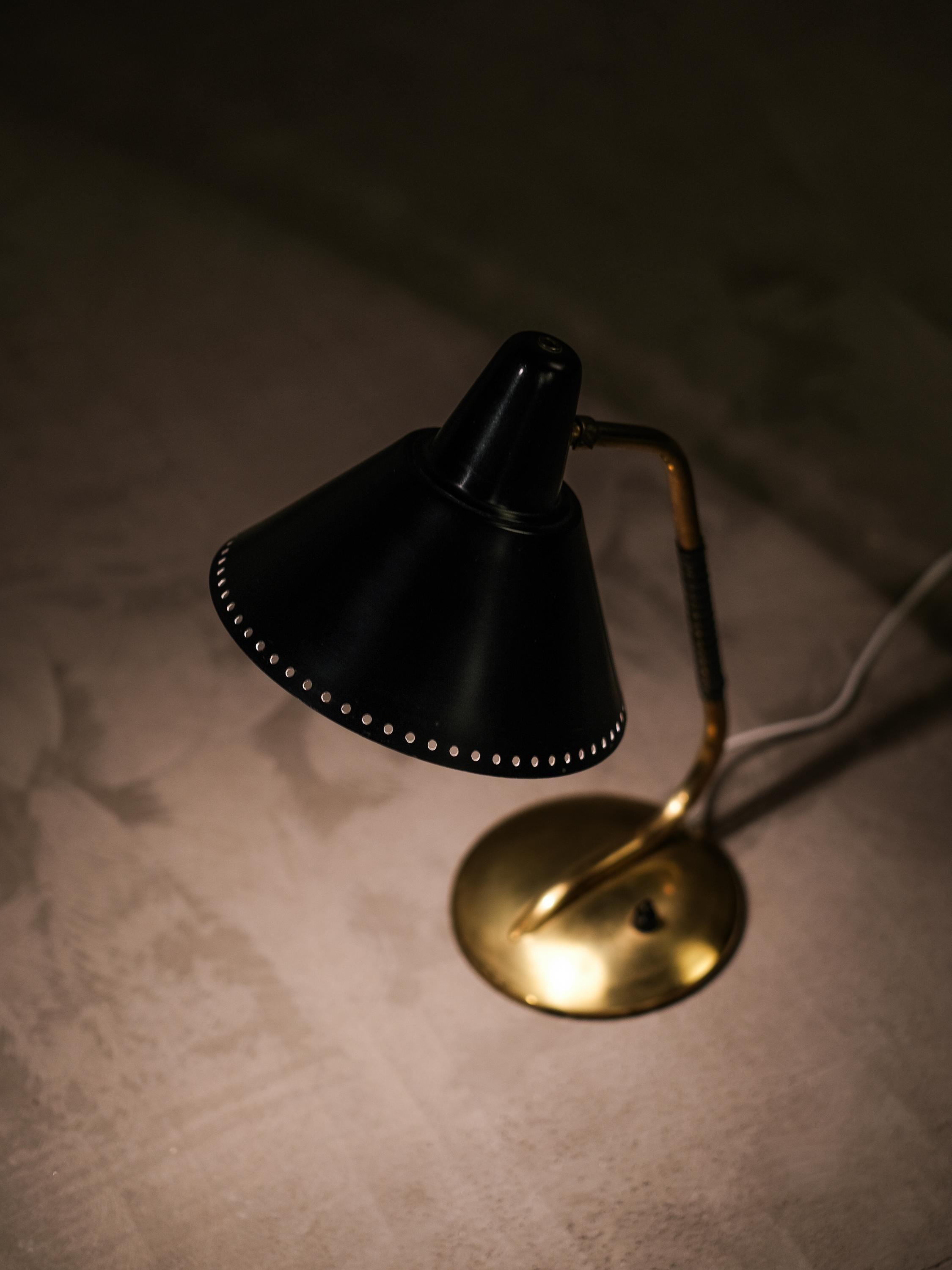 Mid-Century Modern Black & Brass Table/Desk Lamp by Valinte, Finland, 1950s For Sale 9