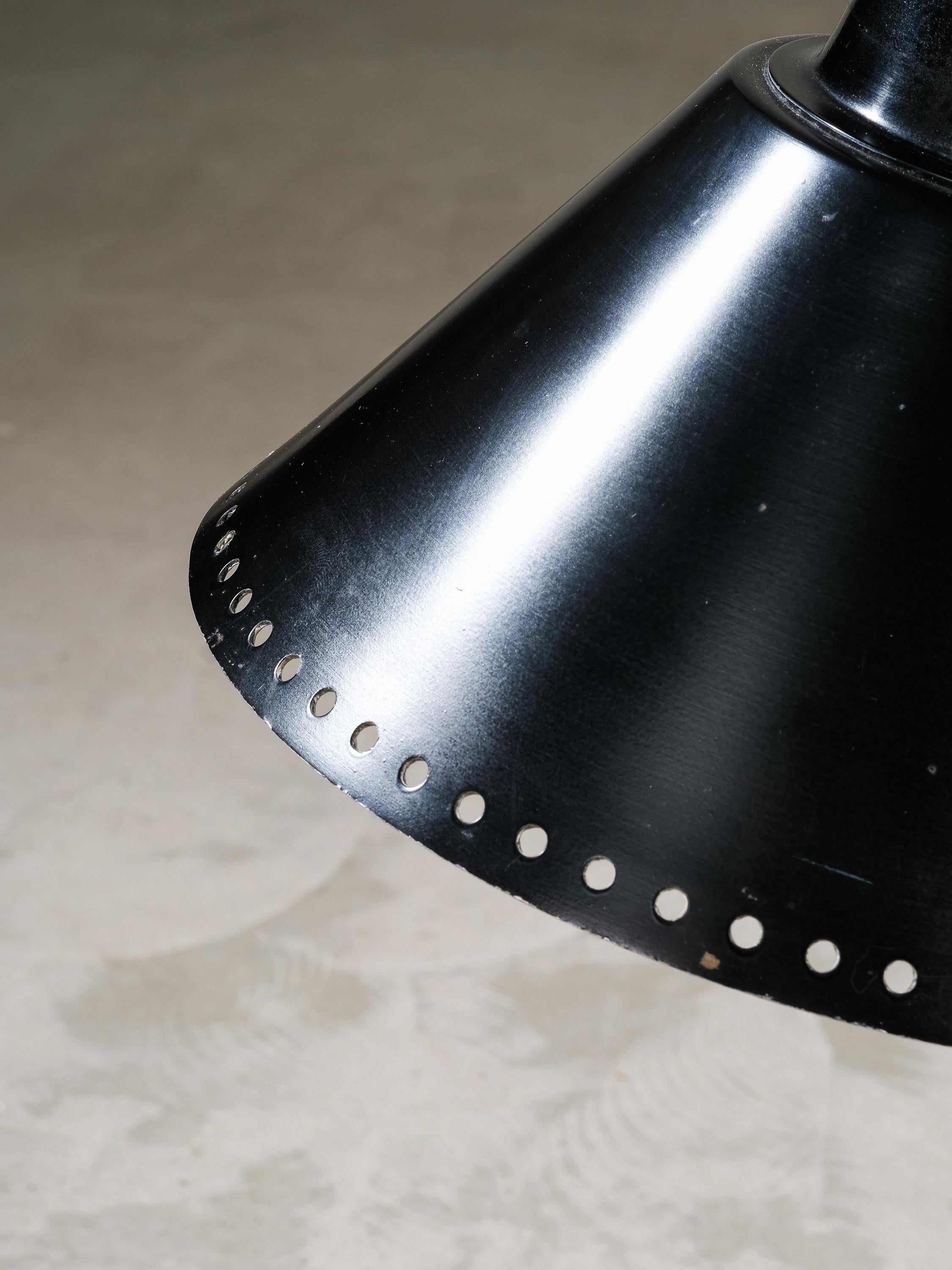 Mid-Century Modern Black & Brass Table/Desk Lamp by Valinte, Finland, 1950s For Sale 1