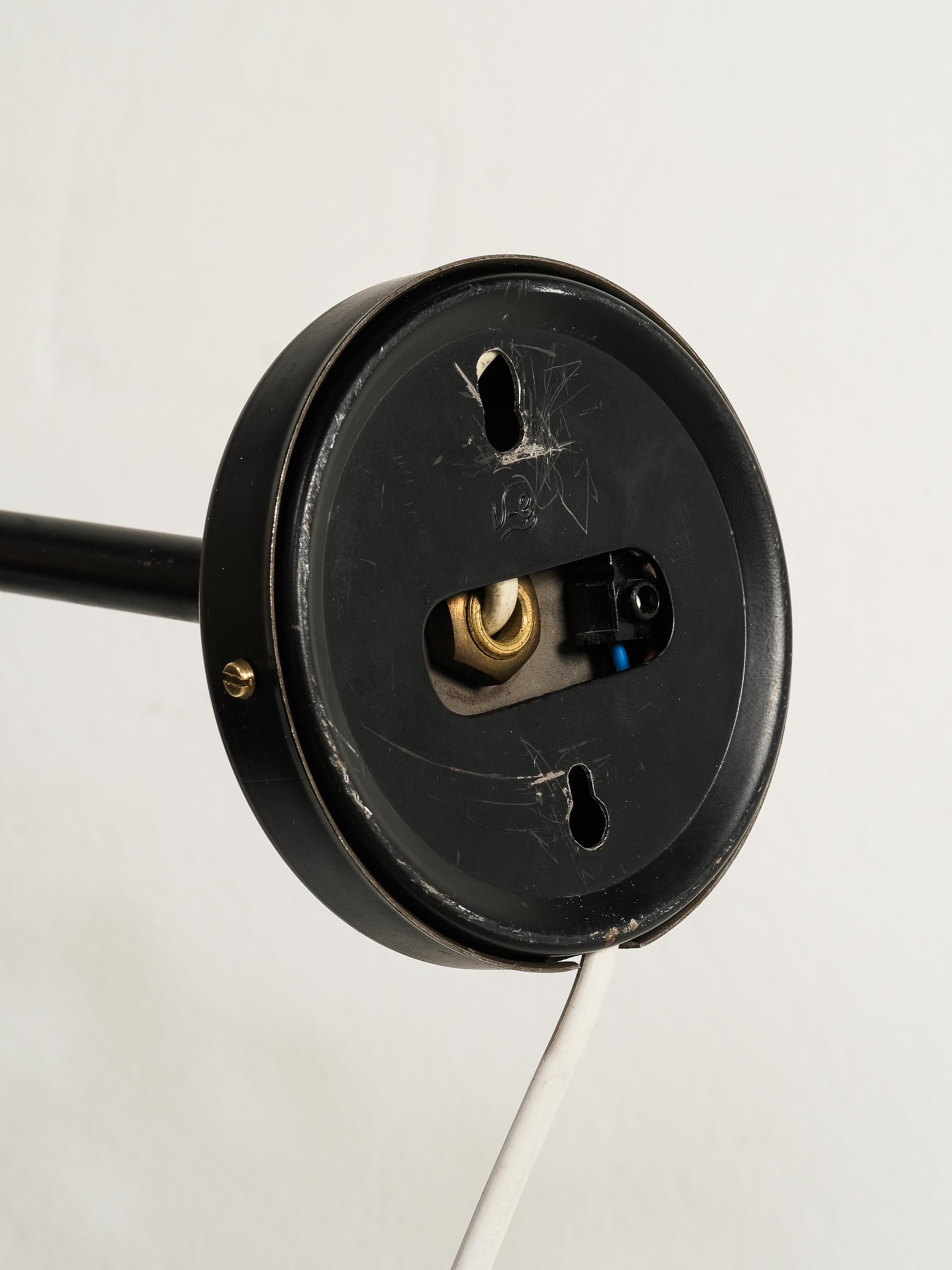 Mid-Century Modern Black & Brass Wall Lamp by Valinte, Finland, 1950s For Sale 5