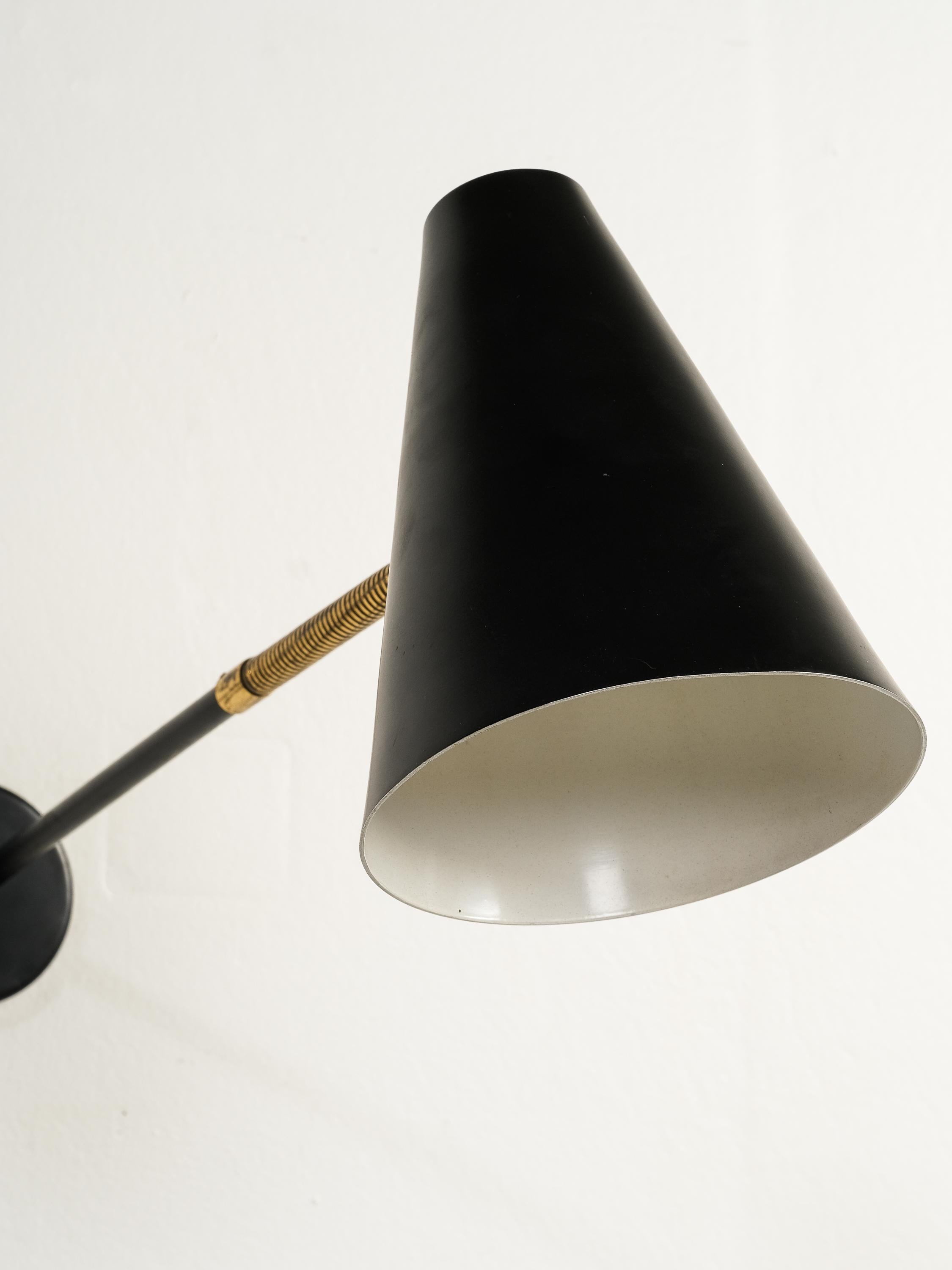Metal Mid-Century Modern Black & Brass Wall Lamp by Valinte, Finland, 1950s For Sale