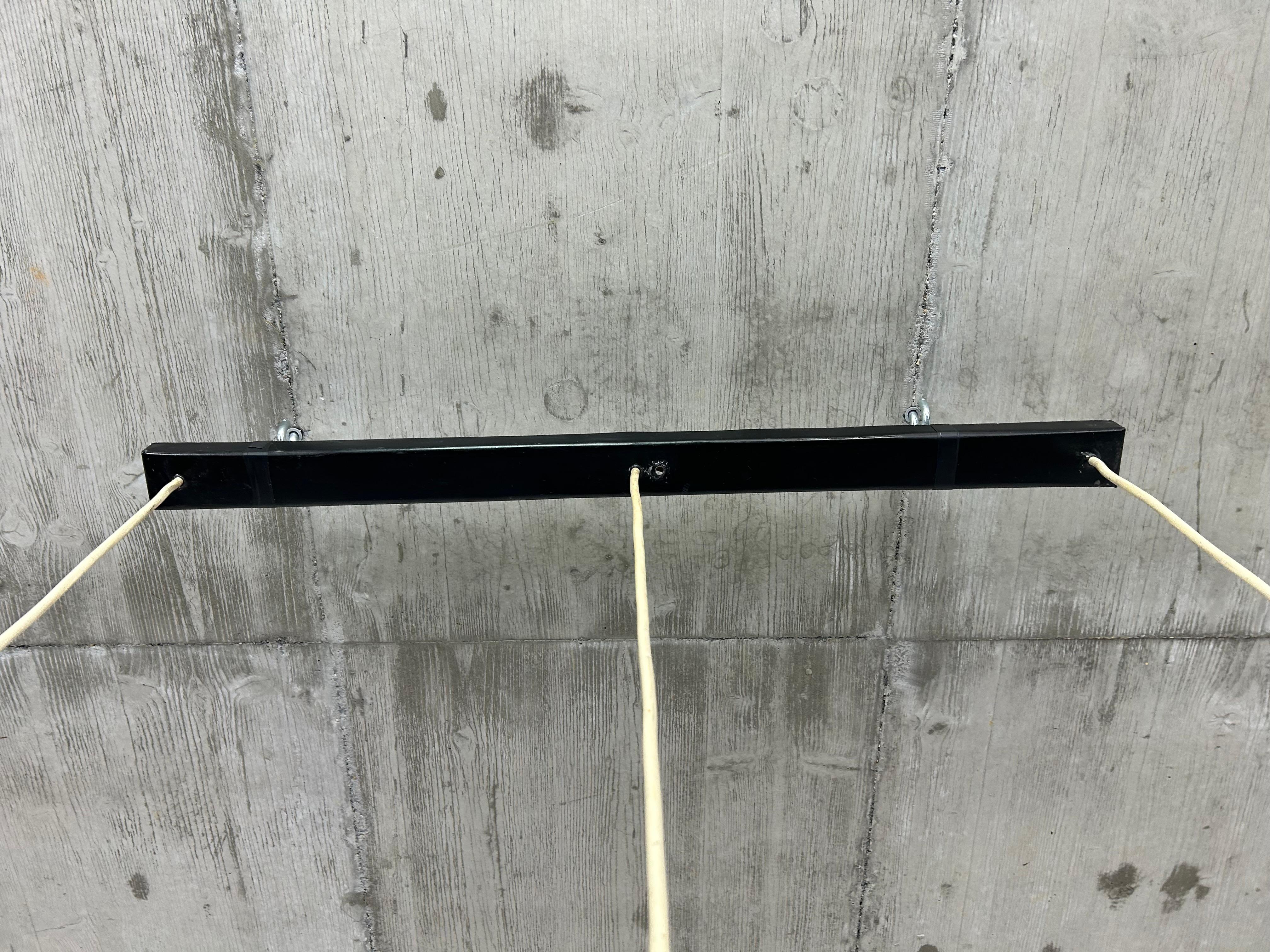 Metallo Lampada da soffitto nera moderna di metà secolo in vendita
