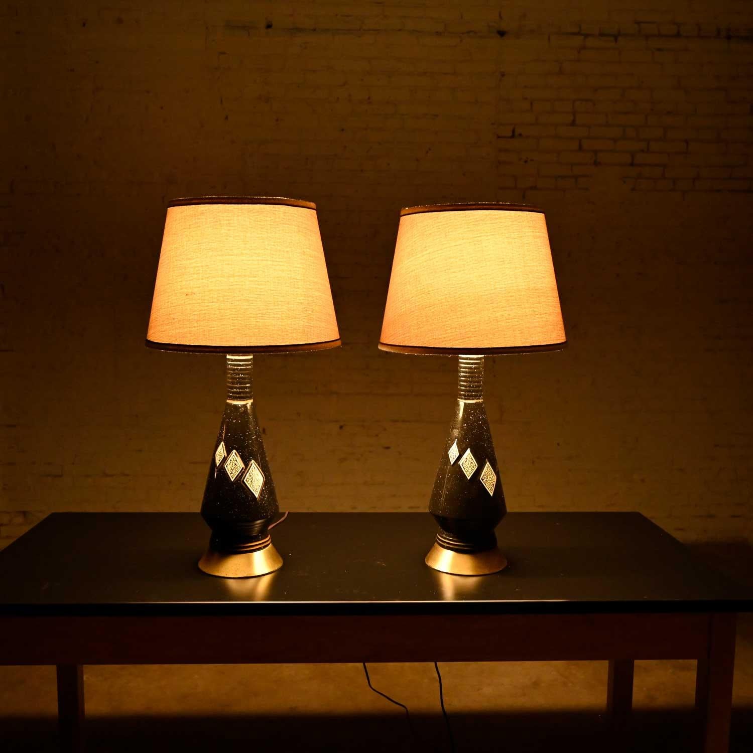 Mid-Century Modern Black Ceramic Lamps with Harlequin Style Diamond Design For Sale 2
