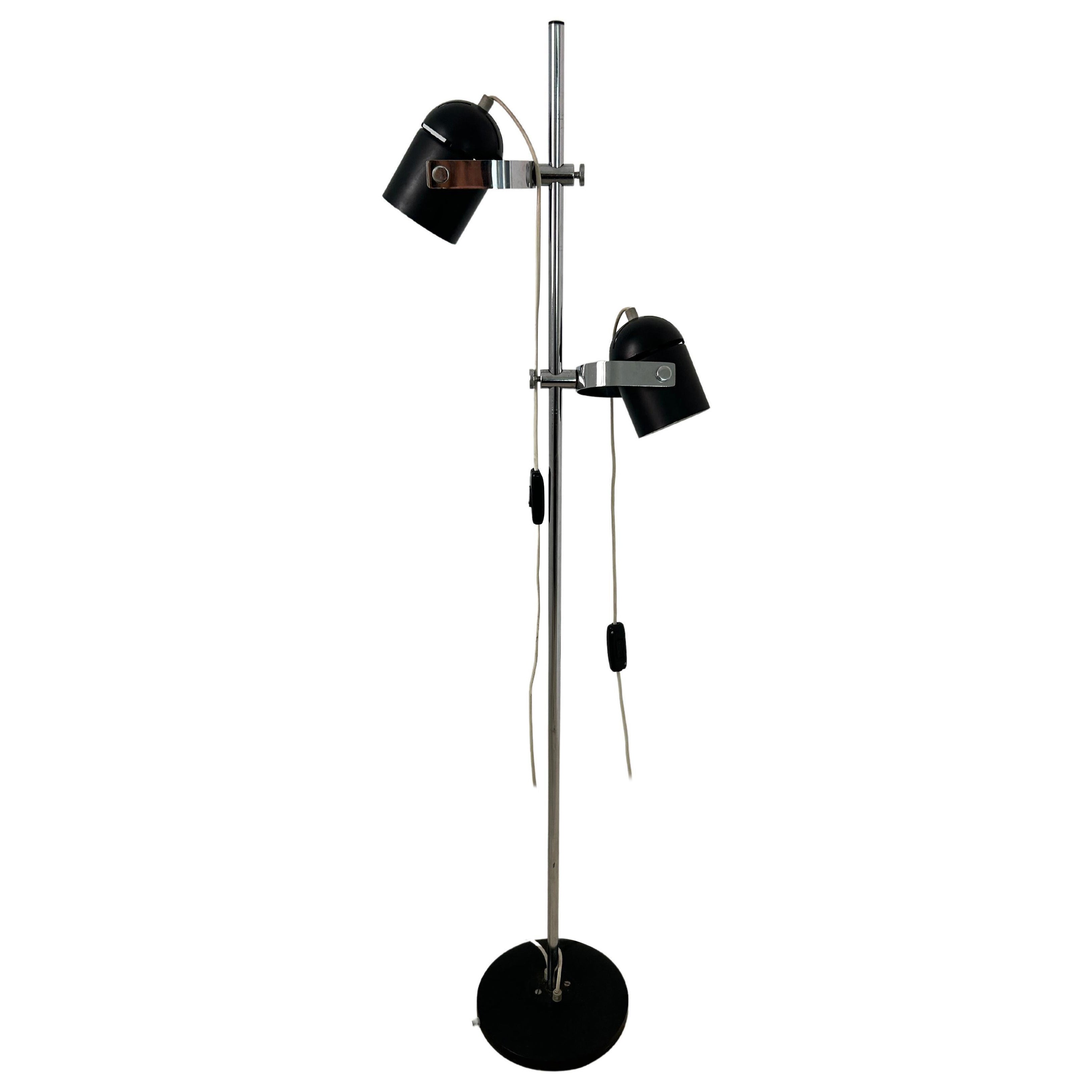 Moderne Stehlampe aus Schwarz und Chrom aus der Mitte des Jahrhunderts, entworfen von Stanislav Indra, 1970