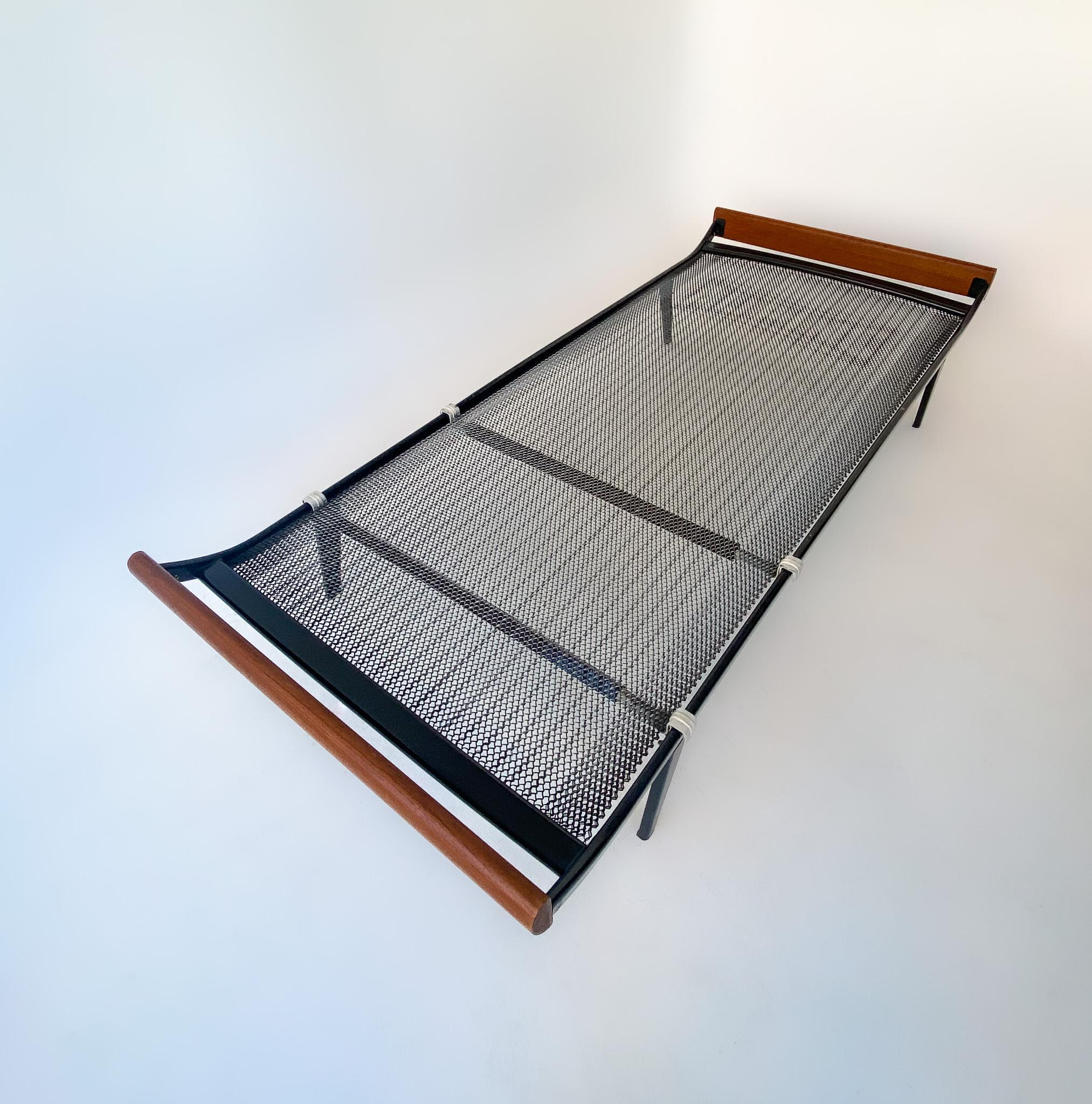 Mid-Century Modern Black Daybed Cleopatra by Dick Cordemeijer for Auping For Sale 13