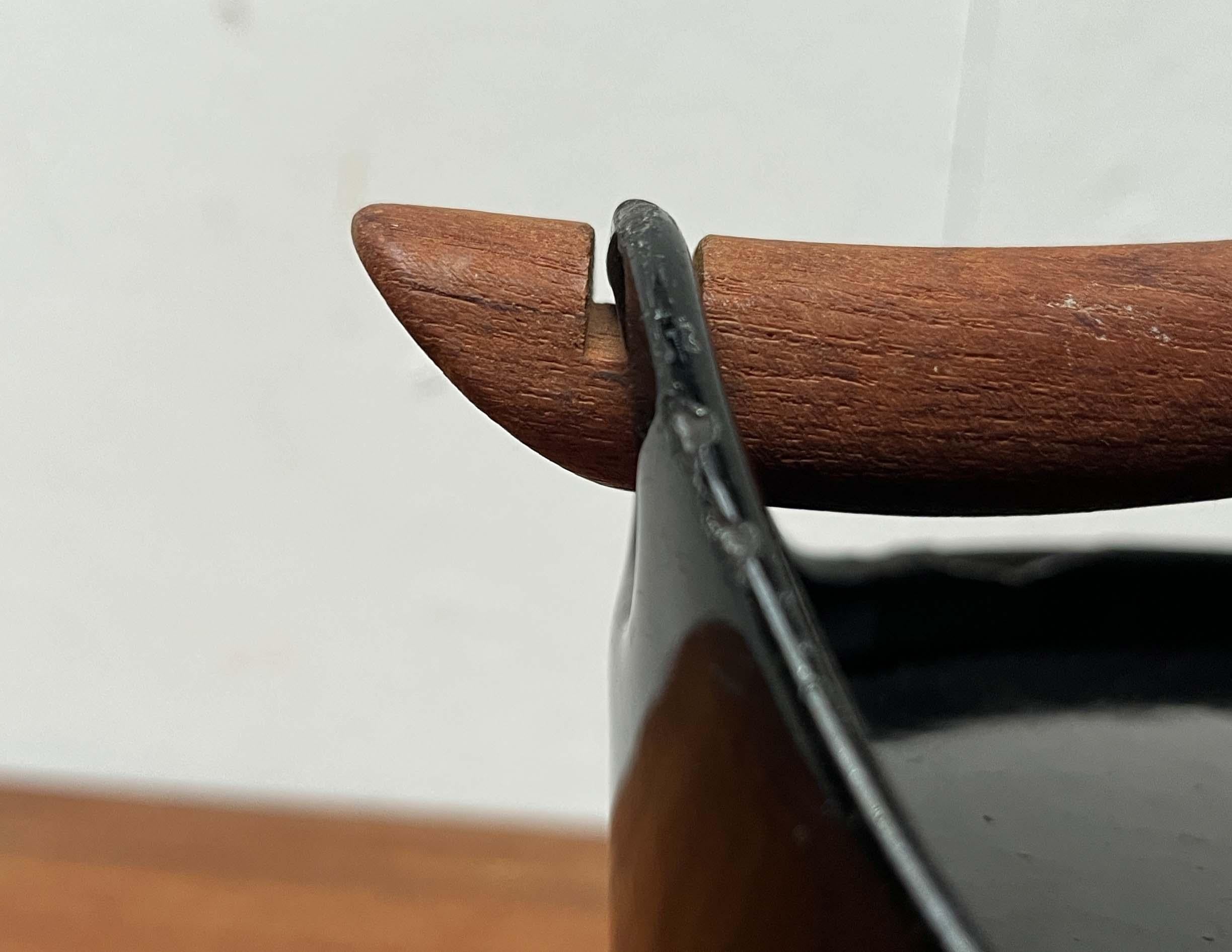 Mid-Century Modern Schwarz Emaille Topf Teak Griff Timo Sarpaneva Rosenlew Finnland (Finnisch) im Angebot