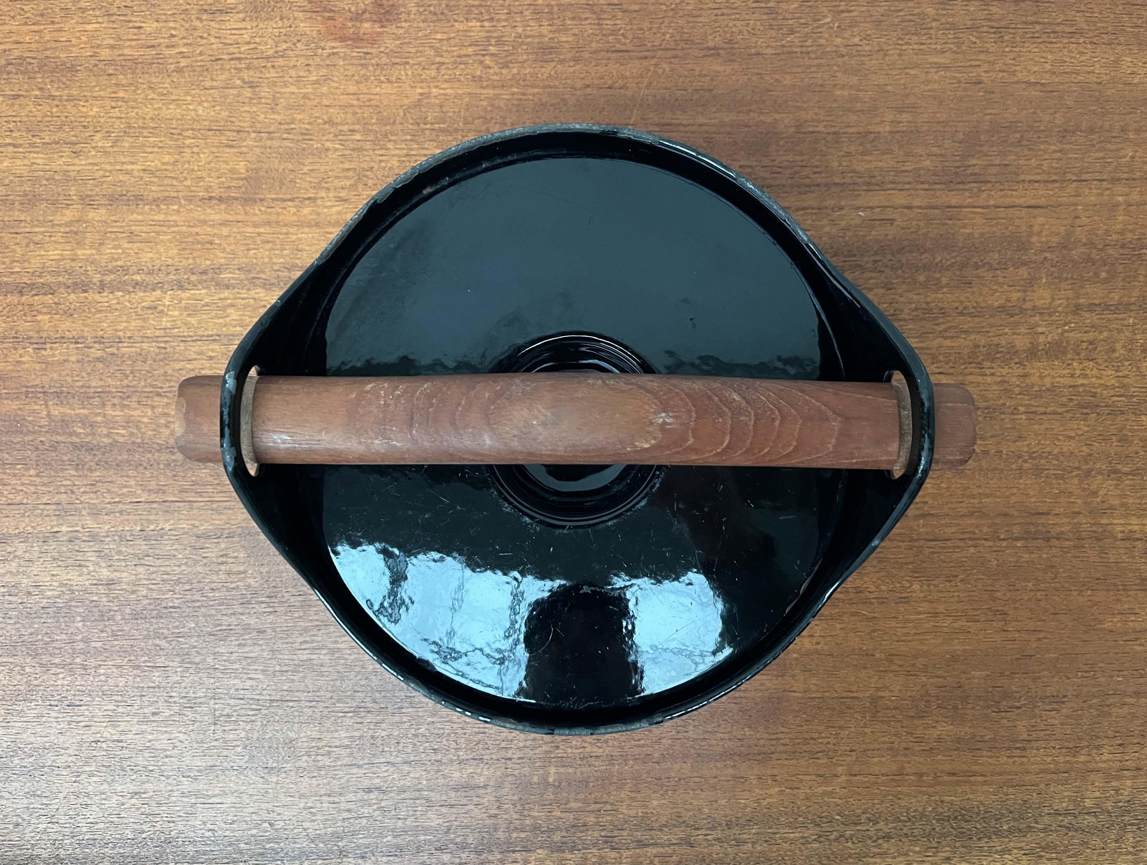 Mid-Century Modern Schwarz Emaille Topf Teak Griff Timo Sarpaneva Rosenlew Finnland im Angebot 1