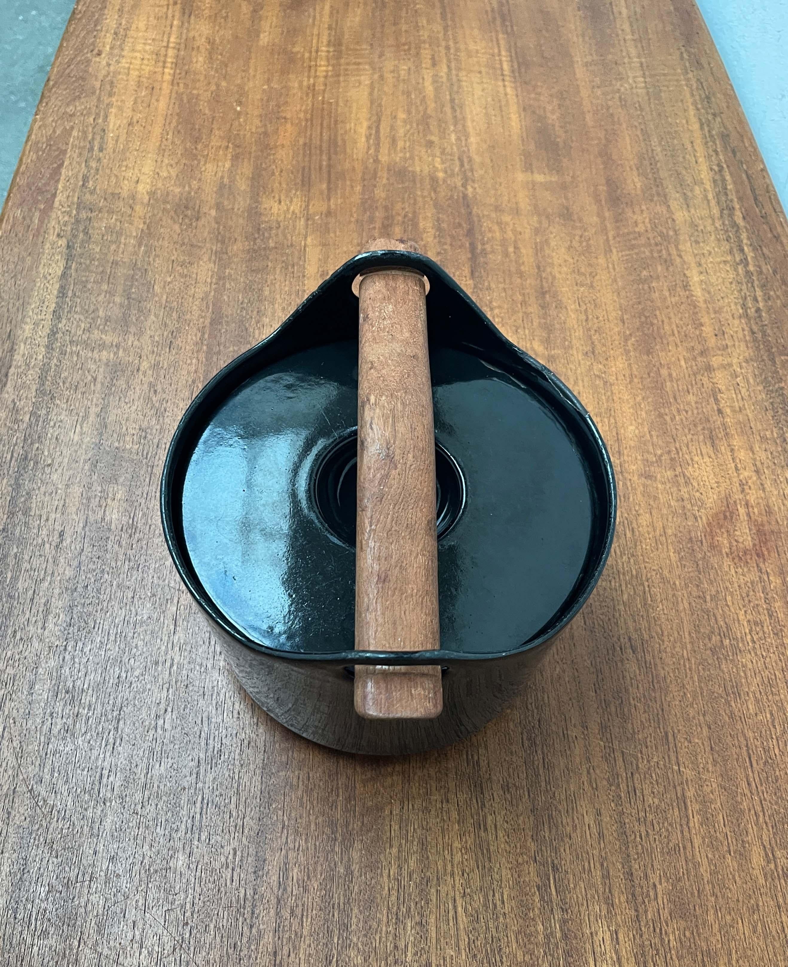 Mid-Century Modern Schwarz Emaille Topf Teak Griff Timo Sarpaneva Rosenlew Finnland im Angebot 2