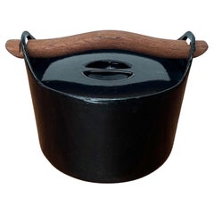 Mid-Century Modern Black Enamel Pot Teak Handle Timo Sarpaneva Rosenlew Finland Mid-Century Modern Black Enamel Pot Teak Handle Timo Sarpaneva Rosenlew Finland