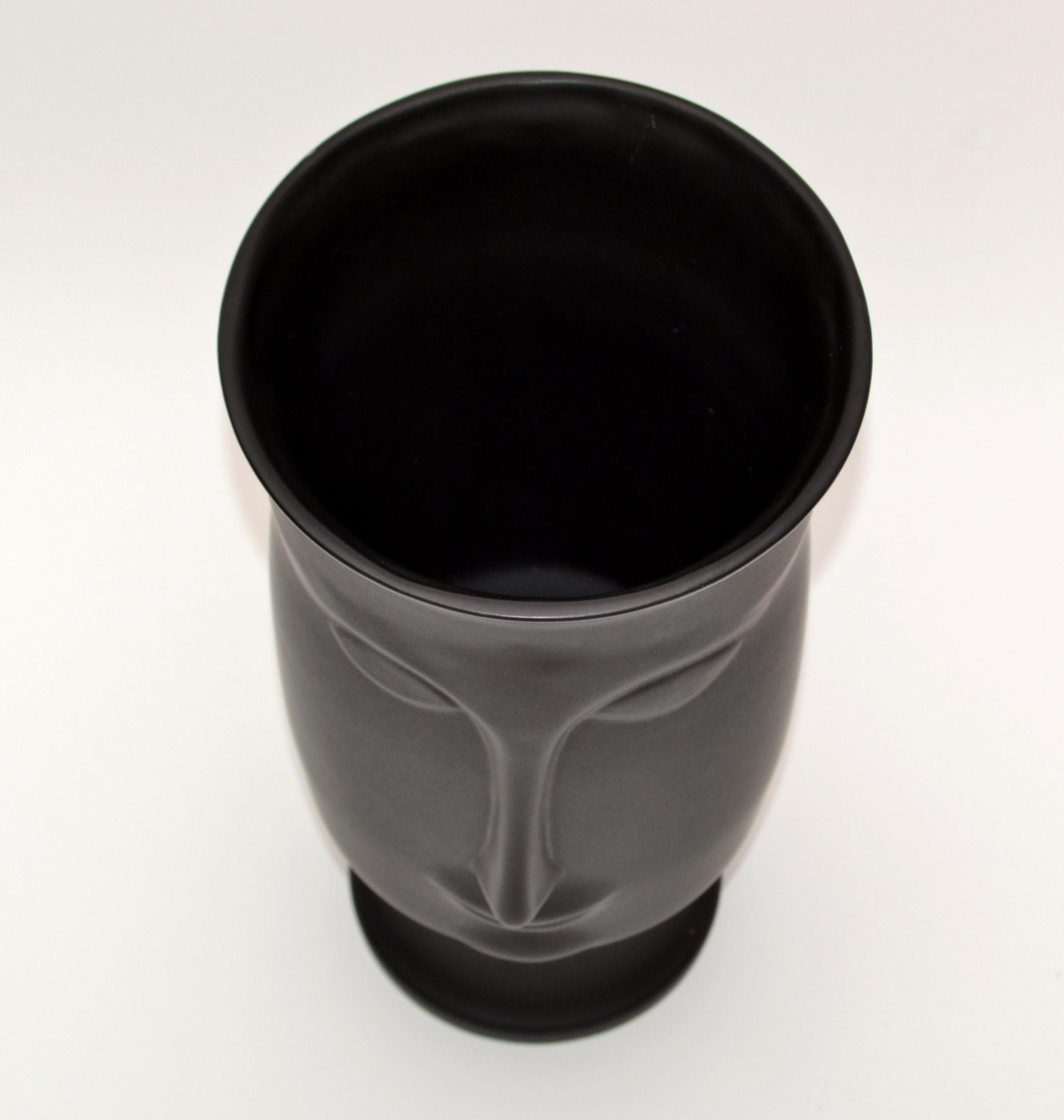 Mid-Century Modern Black Face Head Keramik Vase Keramik (Glasiert) im Angebot