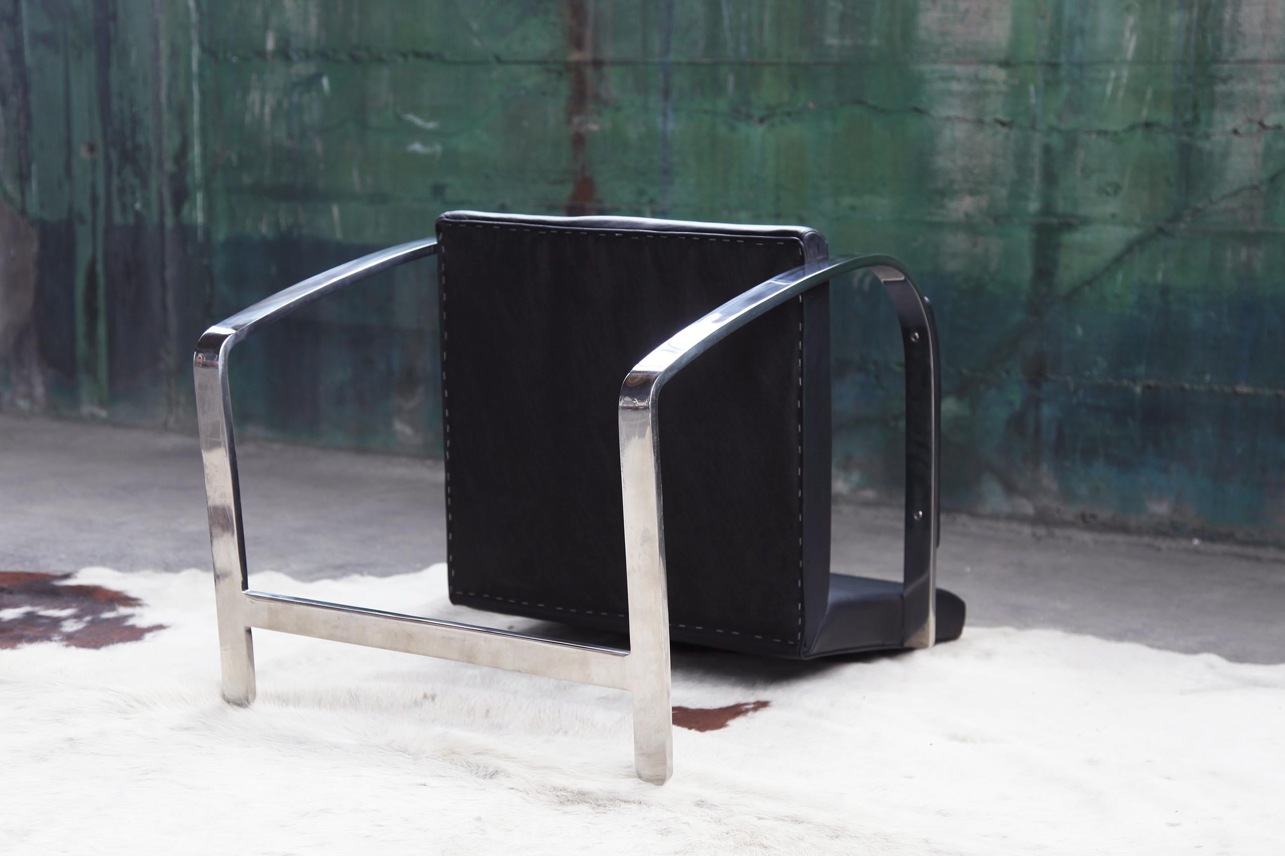 Mid Century Modern Black Flat Chromed Bar Brno Chair, by Mies Van Der Rohe For Sale 2