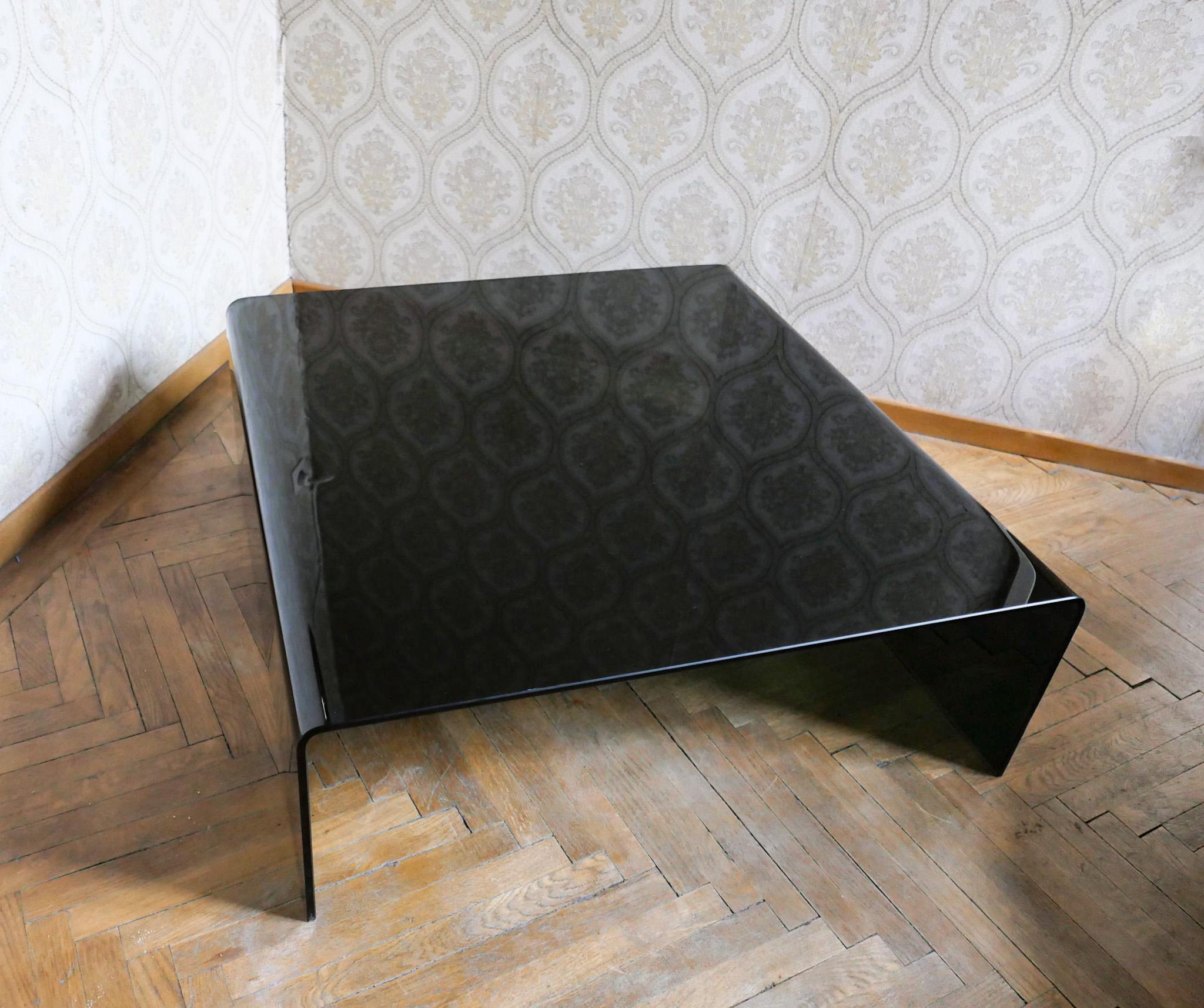 Mid-Century Modern Black Glass Waterfall Coffee Table by Fiam, Italy, 1970s In Good Condition In Vienna, AT