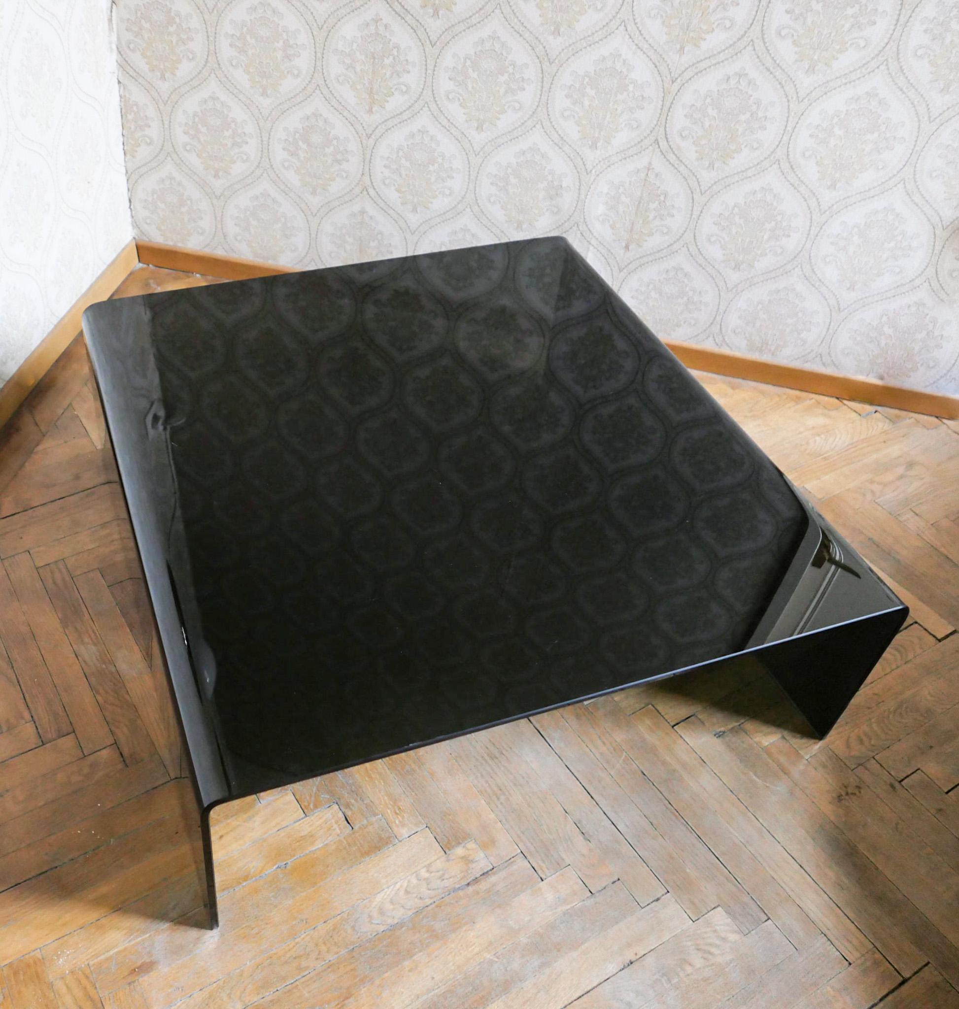 Late 20th Century Mid-Century Modern Black Glass Waterfall Coffee Table by Fiam, Italy, 1970s