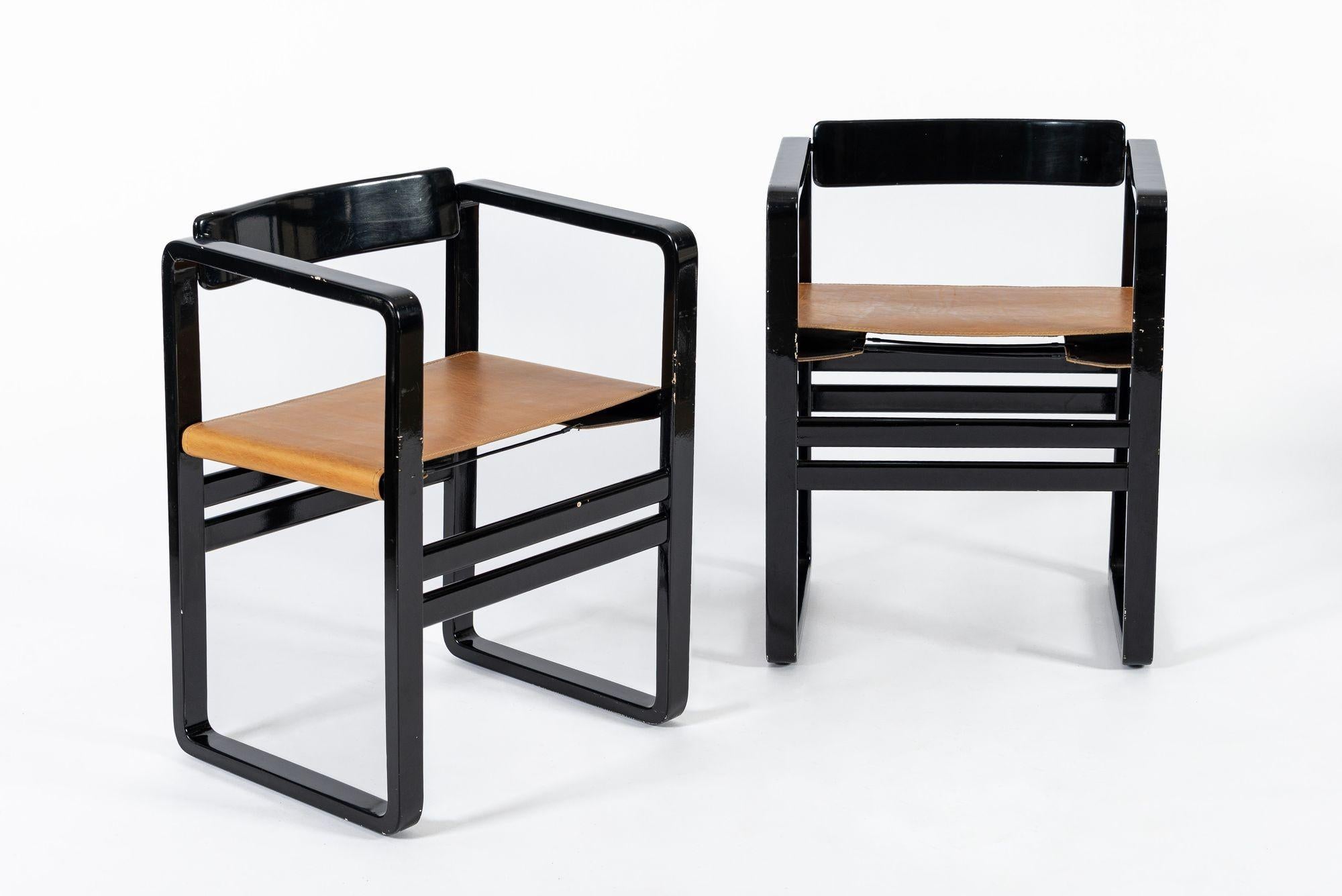 Poltrone moderne di metà secolo in lacca nera e pelle marrone anni '70 in vendita 8